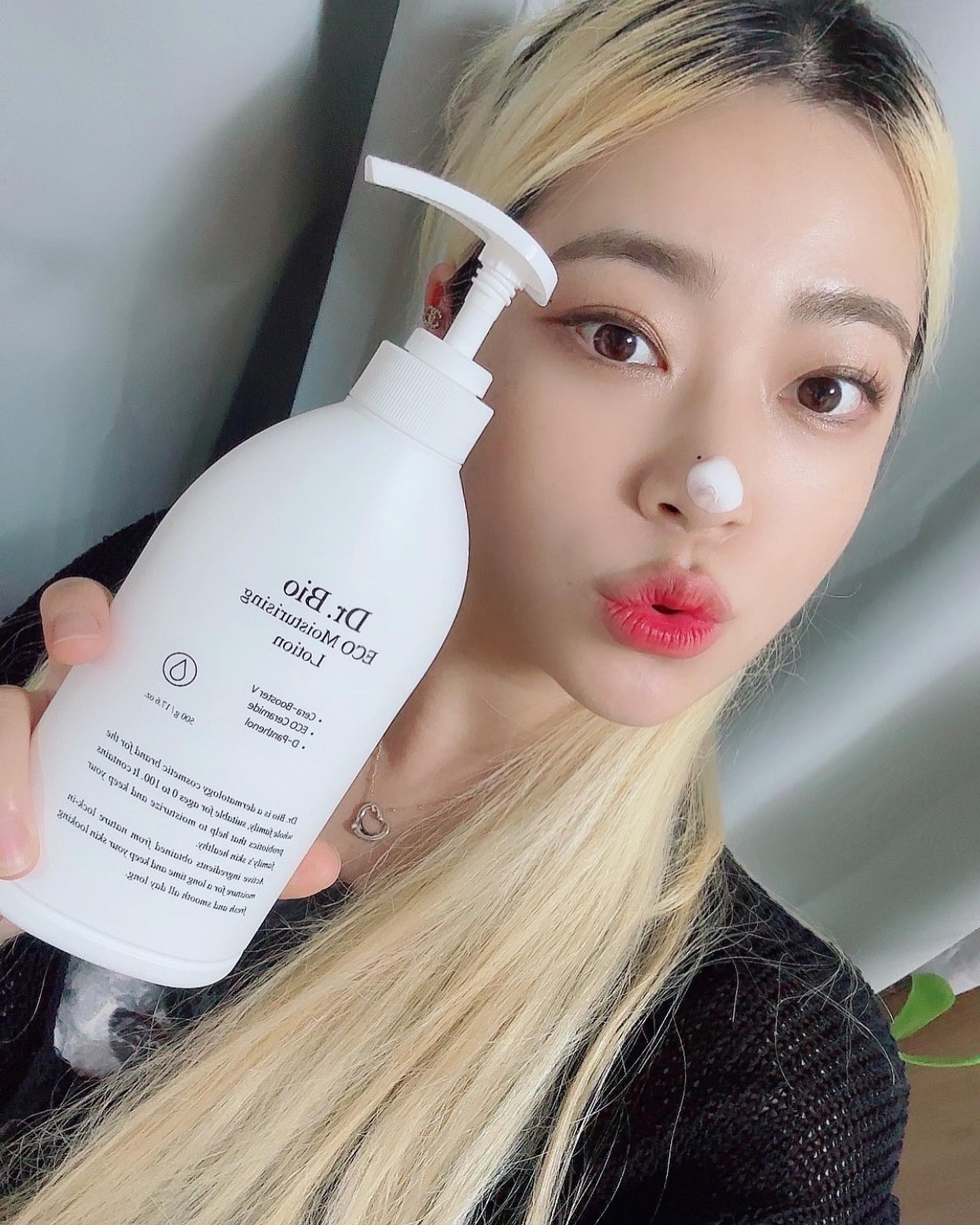 #광고 

이제 진짜 가을이 오고있다..🍁
날씨도 선선하고 나도 건조해지고있..다..

얼굴부터 바디까지 신생아부터 성인까지! 
사용가능해요!! 
그만큼 자연유래성분으로  EWG그린등급
으로 안전하고 촉촉하게!!

엄청 꾸덕해서 무겁지 않고 쫀독쫀독하게 
촉촉해요🤍🤍🤍
⠀⠀⠀⠀⠀⠀⠀⠀⠀⠀⠀⠀⠀⠀⠀ ⠀⠀.
⠀⠀⠀⠀⠀⠀⠀⠀⠀⠀⠀⠀⠀⠀⠀ ⠀⠀.
⠀⠀⠀⠀⠀⠀⠀⠀⠀⠀⠀⠀⠀⠀⠀ ⠀⠀.
⠀⠀⠀⠀⠀⠀⠀⠀⠀⠀⠀⠀⠀⠀⠀ ⠀⠀.
⠀⠀⠀⠀⠀⠀⠀⠀⠀⠀⠀⠀⠀⠀⠀ ⠀⠀.
#닥터바이오 #로션 #추천 #주말끝 #월요팅 #온가족로션 #환절기 #가을 #메이크업 #메이크업아티스트 #데일리메이크업 
#촉촉하게굿나잇 #3