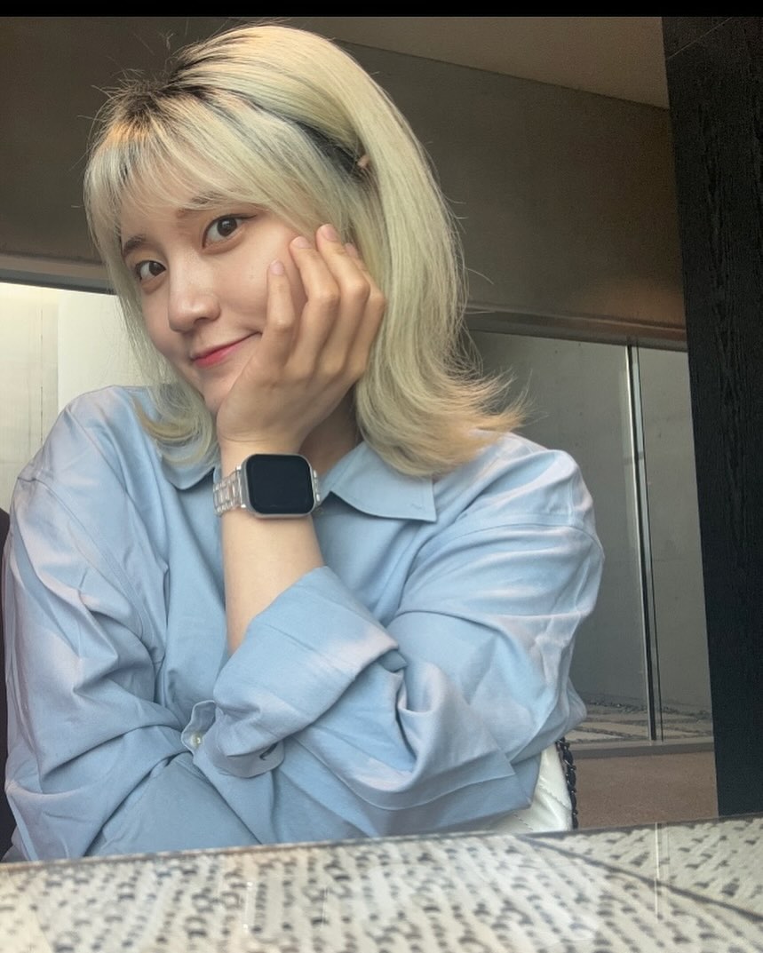 #영이스타그램🐯
⠀
어쩌면 나 좀 그리울지도(´°̥̥̥̥̥̥̥̥ω°̥̥̥̥̥̥̥̥｀)
⠀