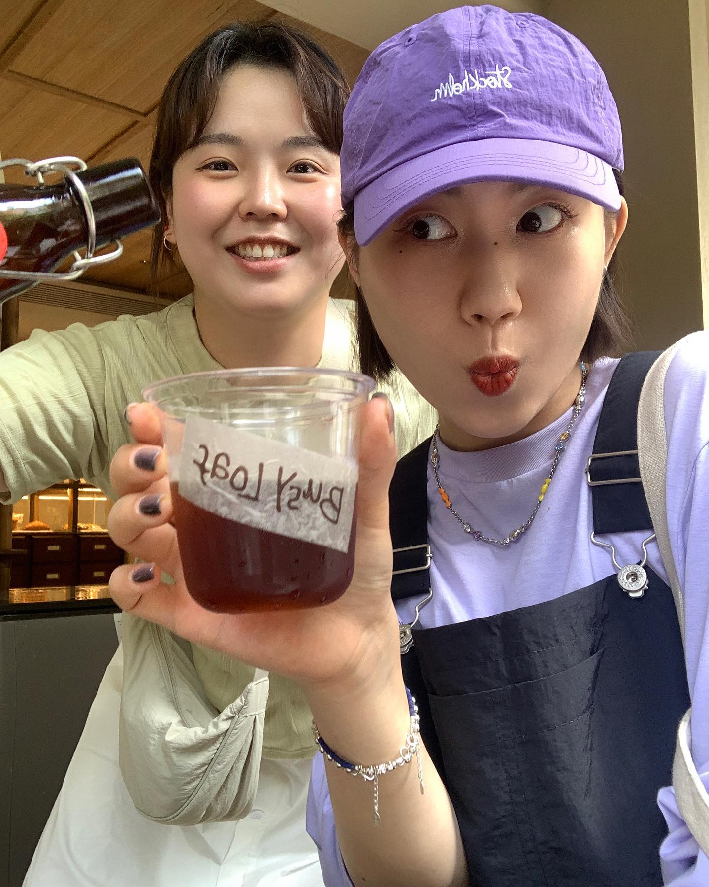 _syuan.zz 시원이가 추천해서 가봤는데😁 커피보단 분위기가 좋았다💛 #친구 #朋友 #카페
