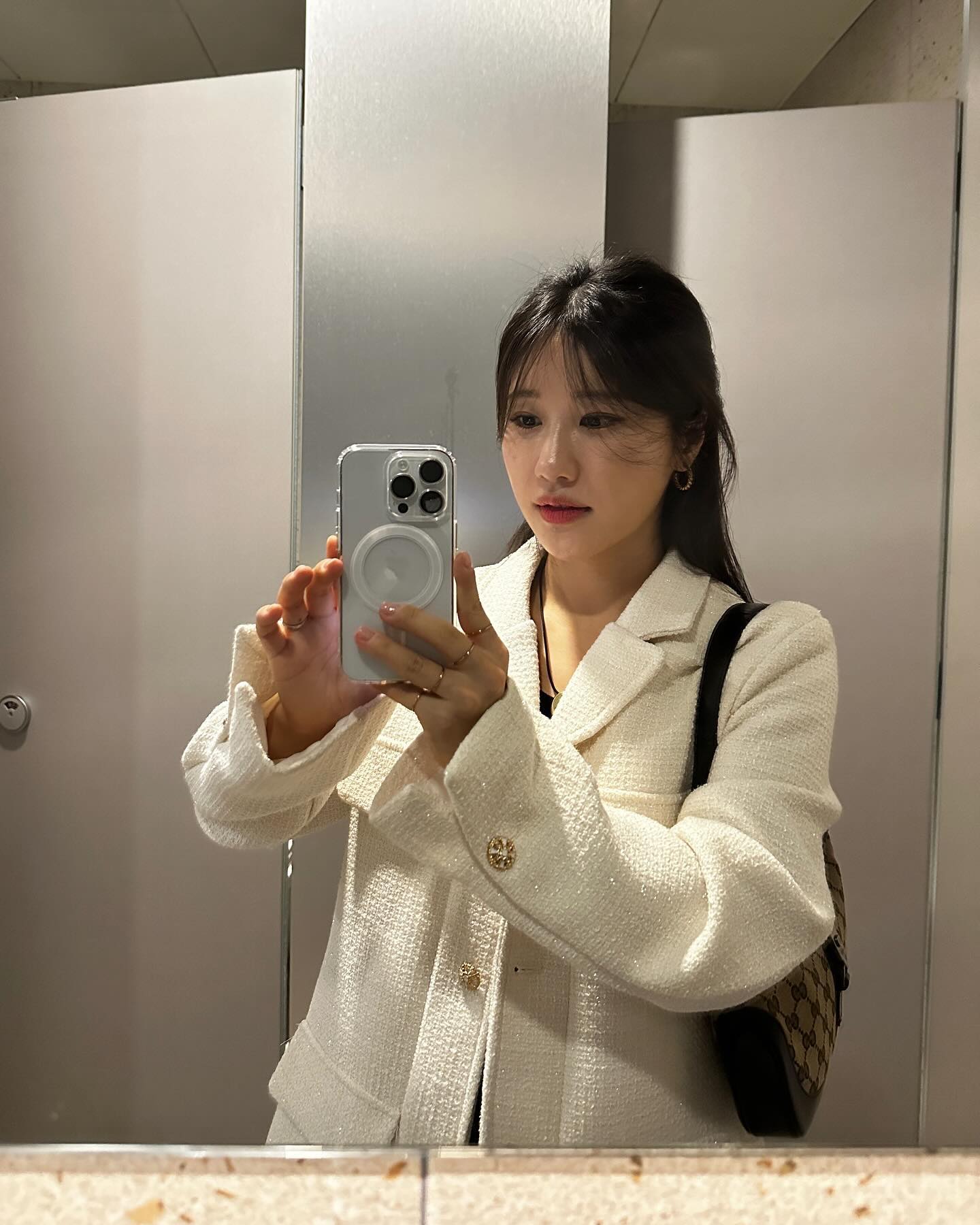 집순이도 나오게 만드는 날씨 🌸🌸🌸
근데 얼굴이 왜케 동그래진거같지? 😂