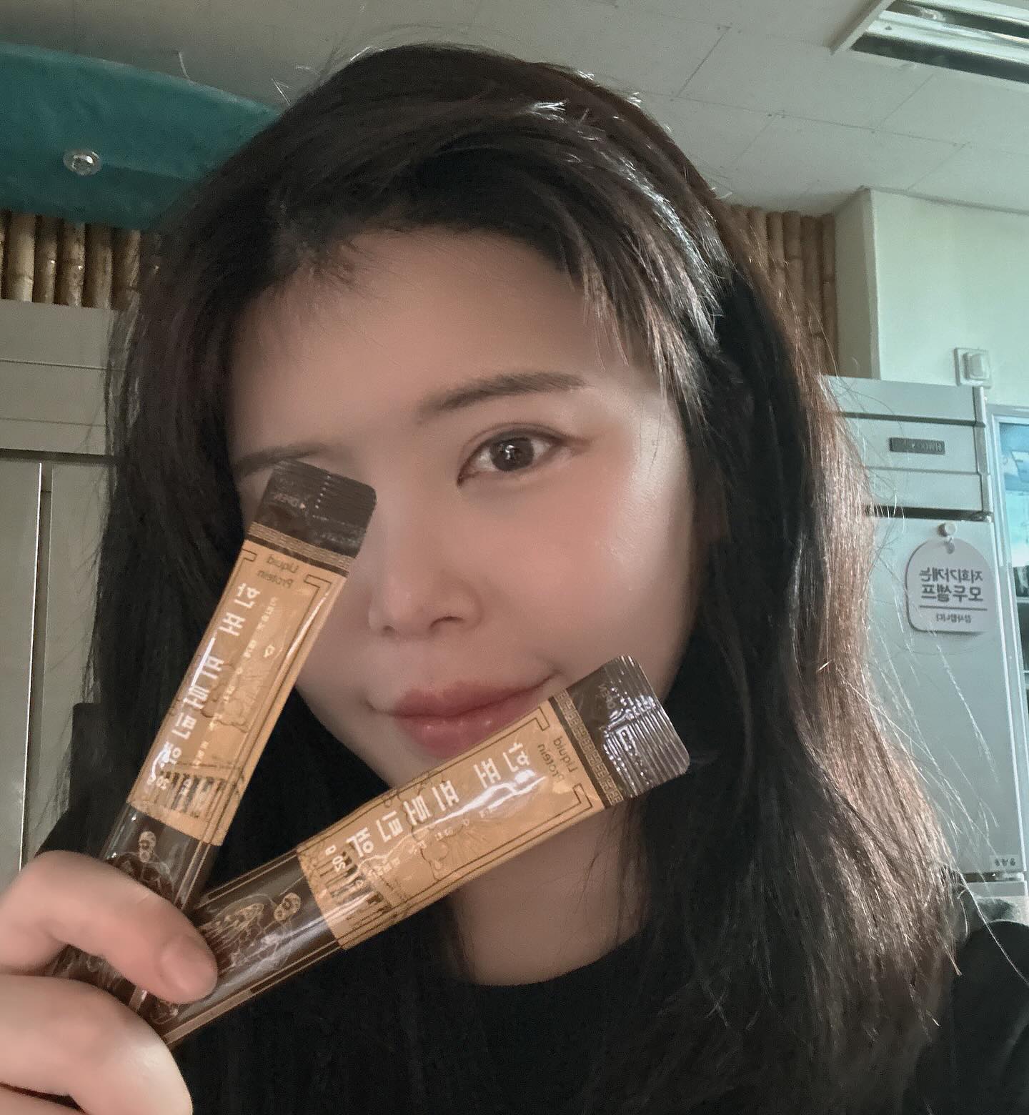 #협찬

술을 좋아하지만 간이 좋지않아서 피러를 자주 느끼는 나에게 딱!

한퍼프로틴액 !

다이어트하면서 운동하는사람들이 복용하는 건강식품으로

저칼로리 저당 프로틴액 저칼로리

휴대용으로 한포씩 들어있어  식단하면서 한포! 운동하면서 한포!

맛은. 초코카카오맛?이랄까 부담없는 맛에 

거부감없이 꾸준히 챙겨먹을 수 있는제품 

매일 운동하시는 부모님 사드려야지!

#새해선물
#액상스틱단백질

#한포프로틴액
#오오더블유