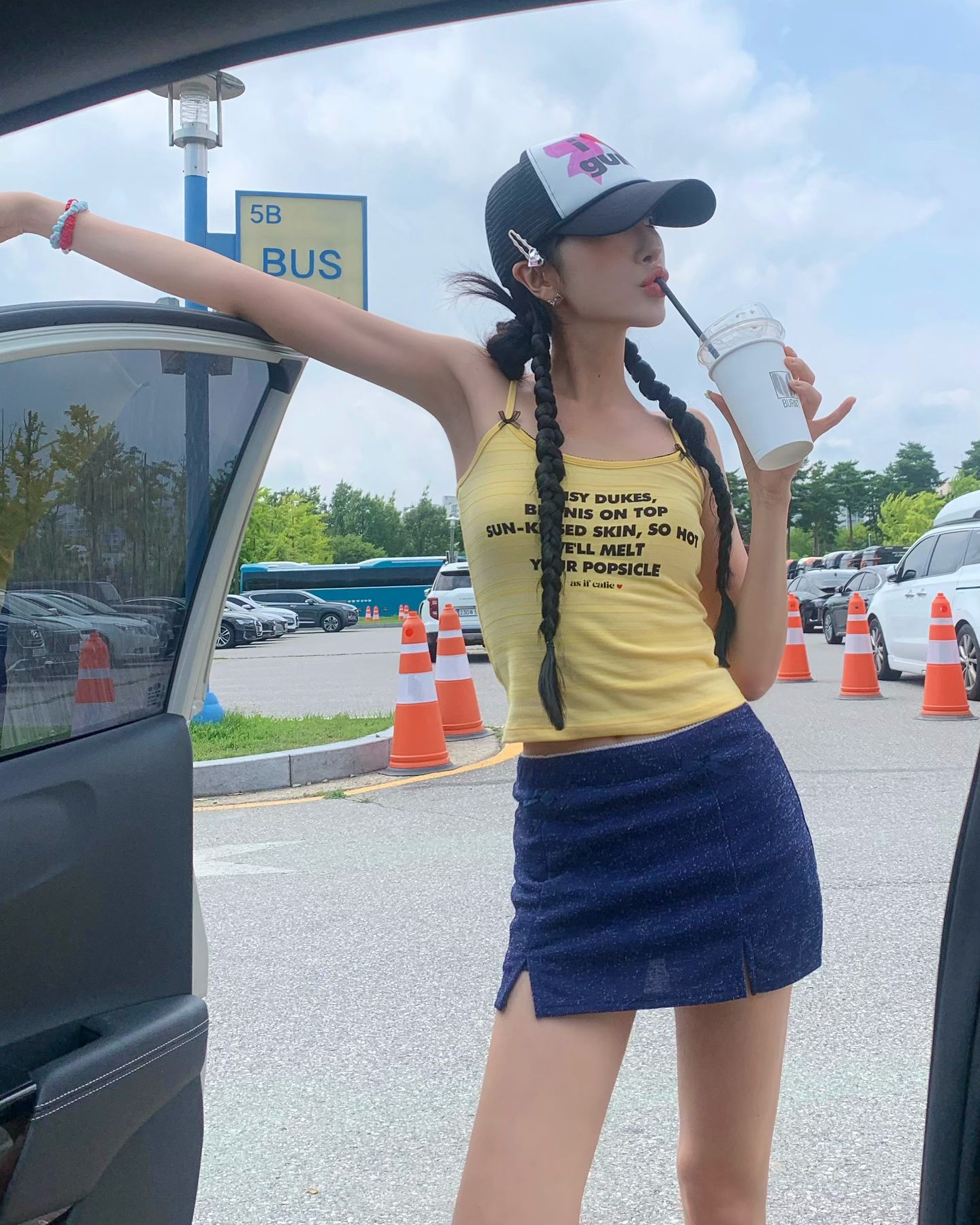 세영이 찍어주다가 예뻐서 자갸 나도 찌거바바~^^💛
캘리걸 찌니는 오늘도 모든 착장 asif_calie 🌹💕