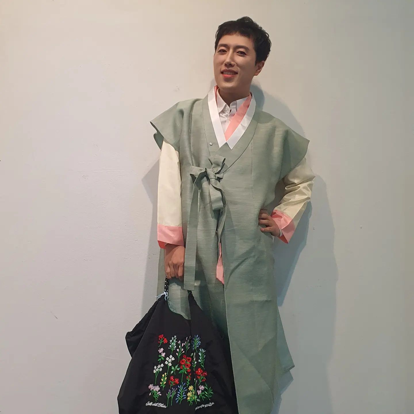 #데일리룩 
너무나 예쁜 의상착장~

#한복 #한복인플루언서콘테스트 #ootd
