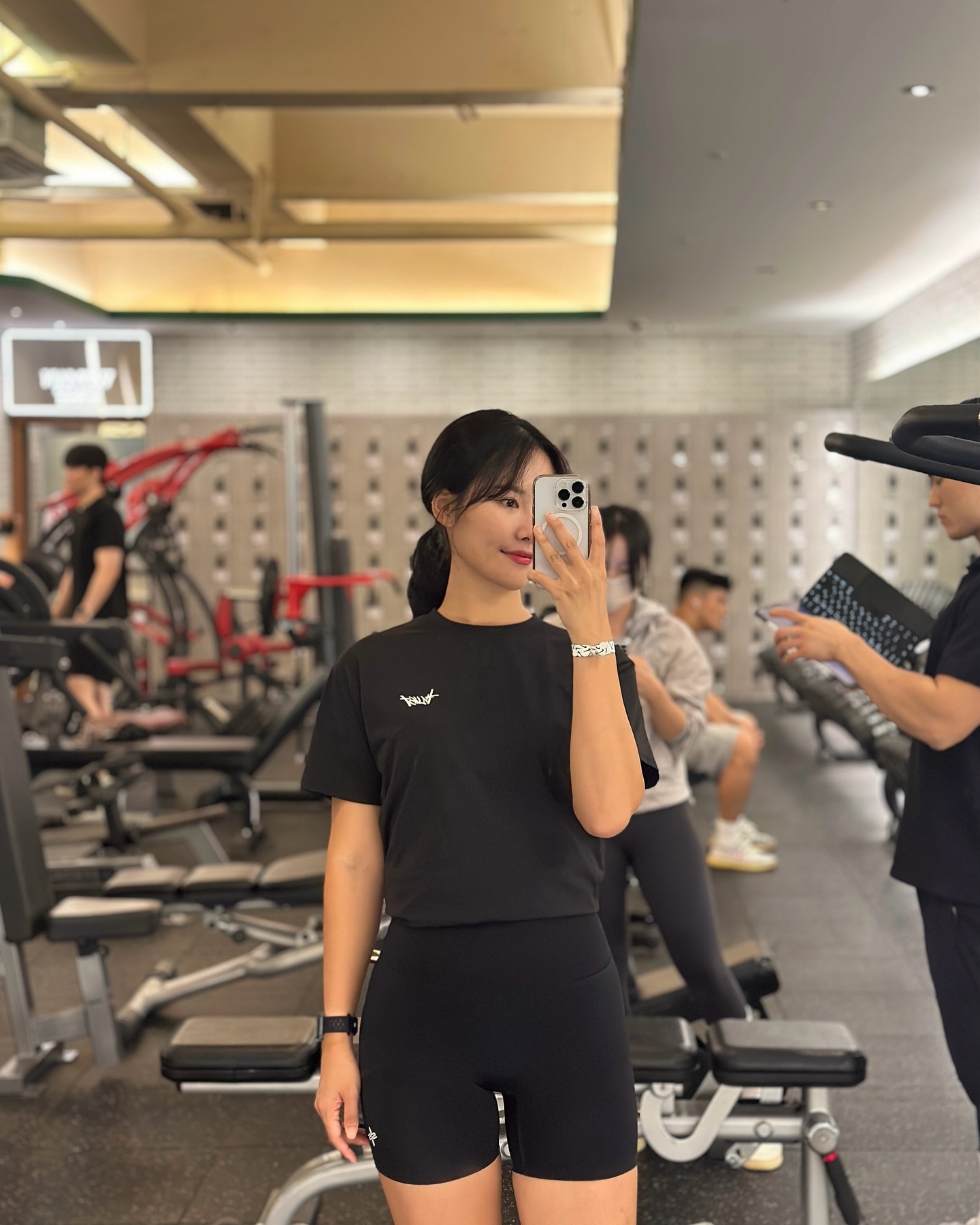 제마 추가접수 결과는?!
당연히 실패지 ㅎㅎㅎㅎㅎ 도와달래서 해봤는데
이놈의 결제창 진짜 다 뚜까 뿌술까👊🏻👊🏻👊🏻

러닝 붐이 제대로 불었다 진짜 접수 으립다 으리바
어제 사천 트랙가서 조깅하는데 이상근 삐용 삐용
전날 10k 중간에 너무 무리해서 냅다 달렸나보다😬

러닝 3km 뛰고 100m 전력질주하고
하체 수업 왔는데 역시나 난 나약해😐

_ 9/24 10km
_ 9/25 3km+하체

#jtbc마라톤 #제마 #춘마 #춘천마라톤 #동아마라톤 #조깅 #러닝 #하체 #하체운동 #하체보강운동 #보강운동 #workout #운동하는여자 #트레일러닝 #gym #gymwear