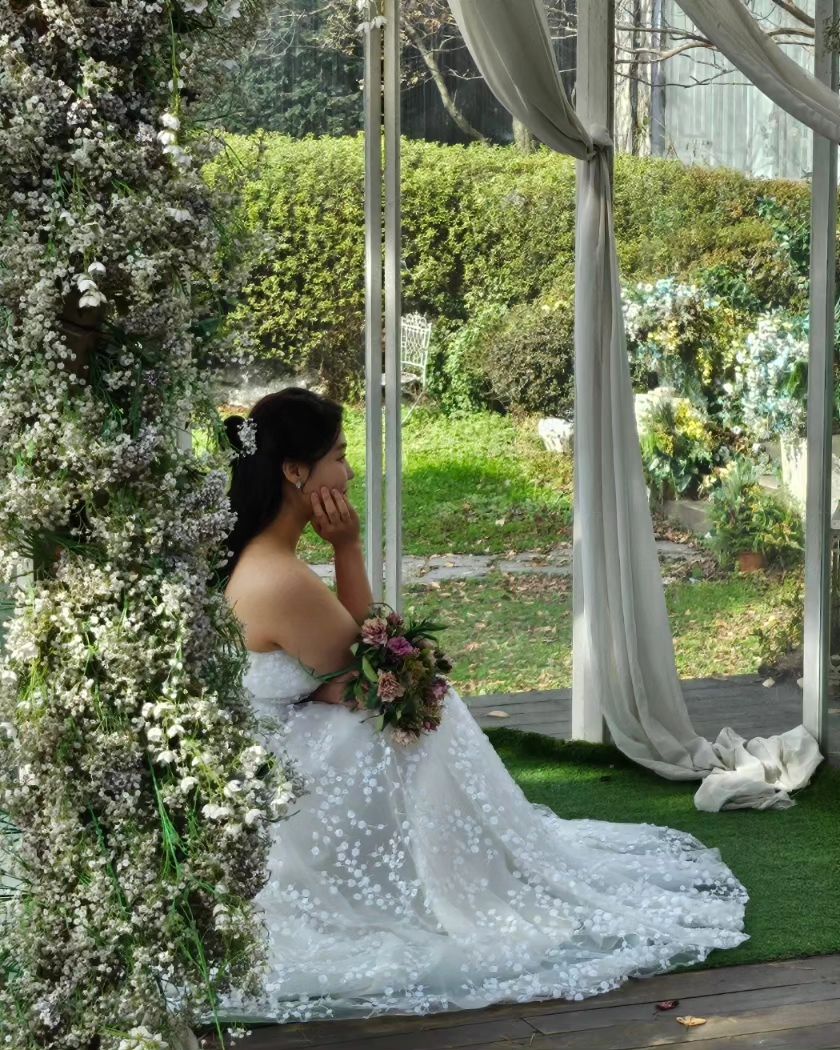 스튜디오 촬영 중 독사진찍을때 예랑이가 찍어줬어요

결혼준비는 direct.wedding

추천인 : 레린
-카페 가입시 추천인 입력으로 3만포인트 지급

▪️합리적인 가격의 스드메 비용
▪️온라인박람회를 통한 견적비교 가능
▪️포인트 제도로 스드메 비용 절감

#다이렉트웨딩 #다이렉트결혼준비 #스튜디오촬영 #실버문스튜디오 #웨딩준비