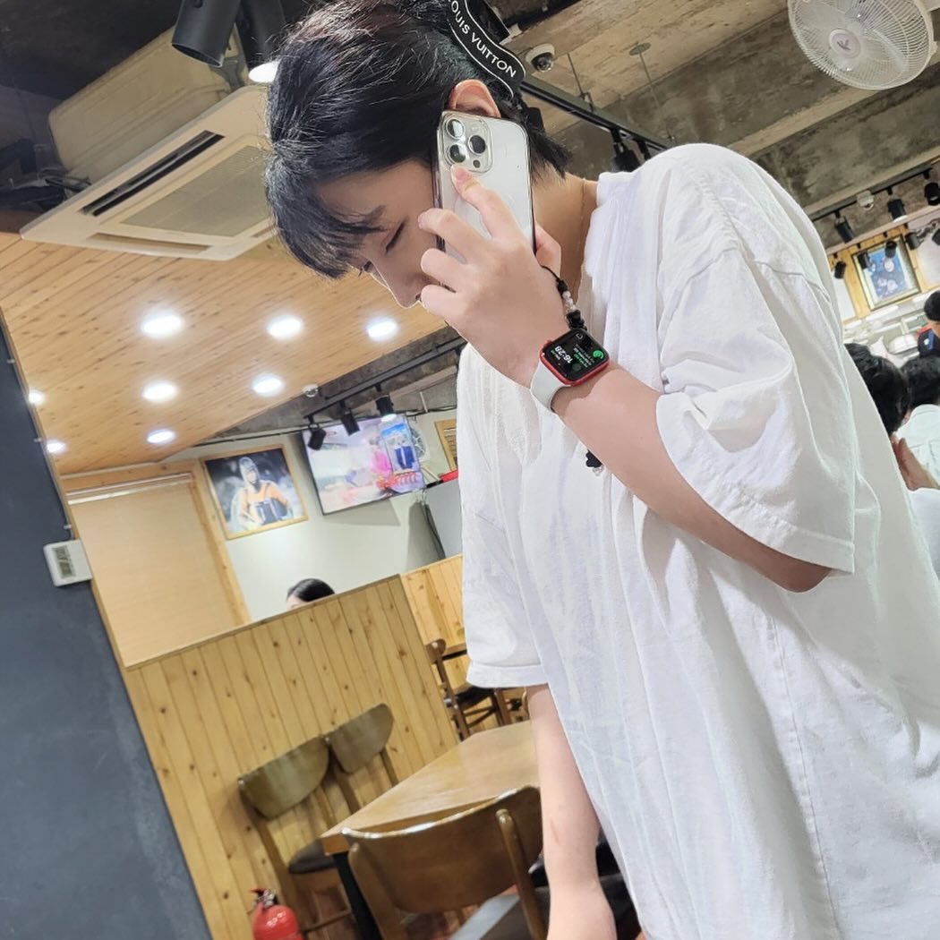 8월의 여름의 기운을 한 가득 손에 쥐고 세상에 나와서 였을까? 추운거보다 더운게 더 싫다며 질색하던 내가 이제는 겨울은 춥고 할게 없다며 이렇게나 여름을 너무 사랑하게 되어 버렸네
그래서 내 여름 이제 언제 돌아와?? 6개월 어떻게 참아...?