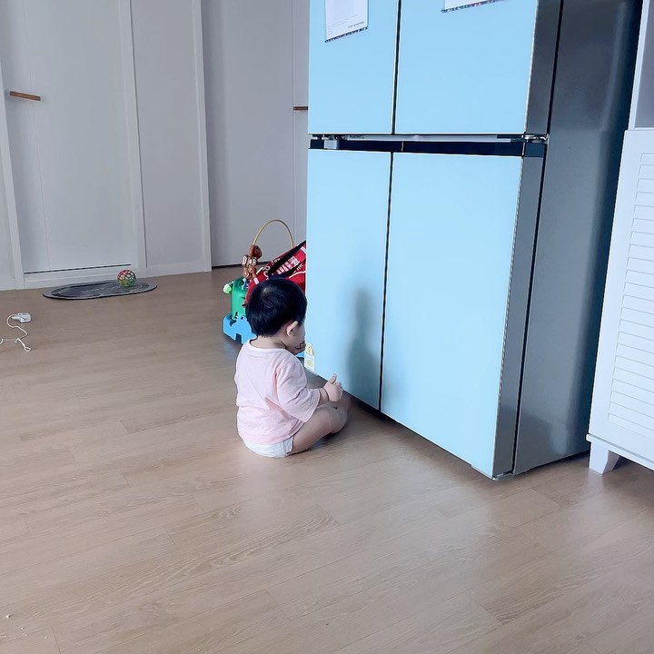 #생후136일 #10개월아기 

엄마 웃으라고 몸개그해주는 아들 ,, 👶🏻