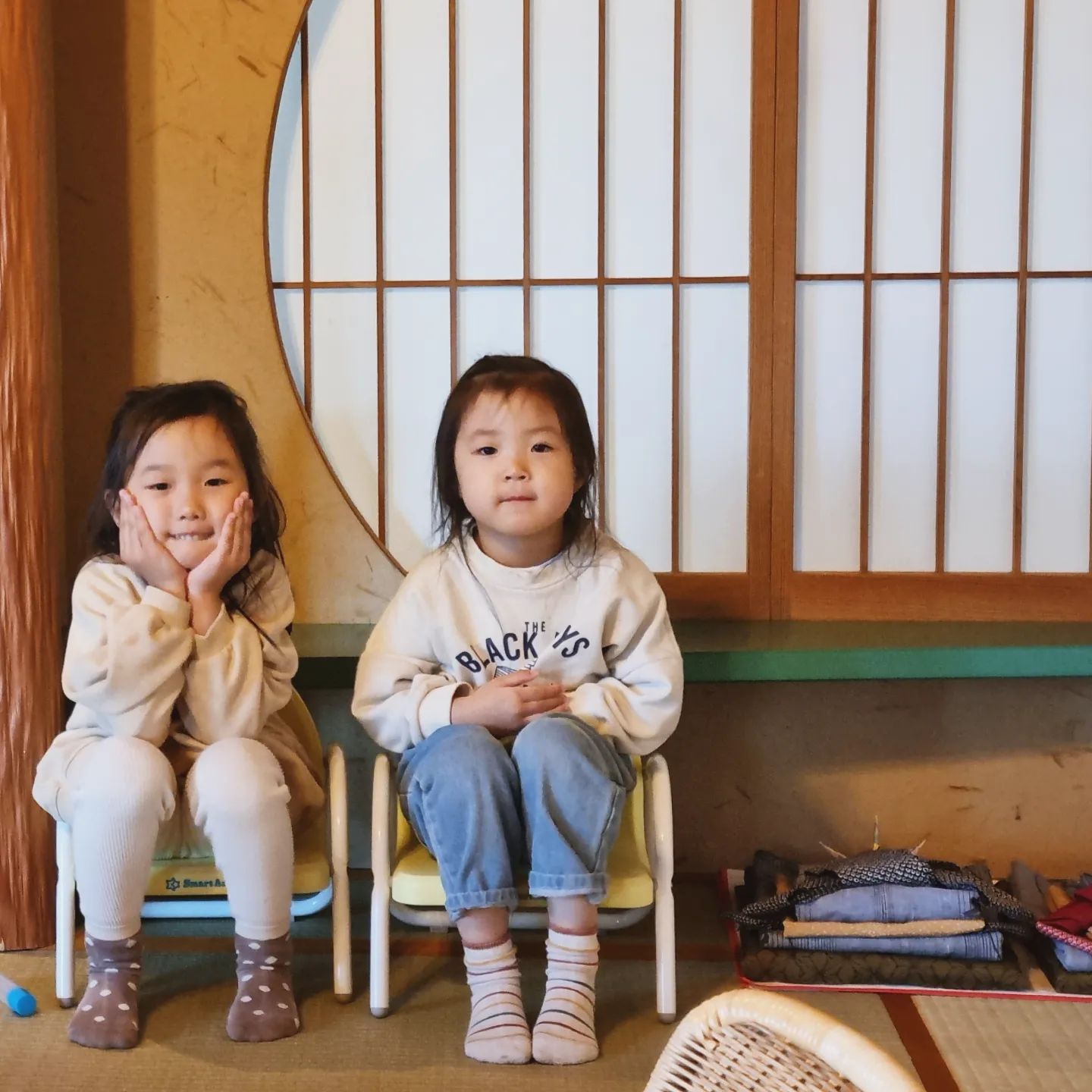 .
엄마, 아빠보다 료칸을 제대로 즐기신 분들.

 
 
#삼남매 #딸둘아들하나 #일본여행 #하코네여행 #하코네료칸 #렌트카여행 #날씨가다했다
