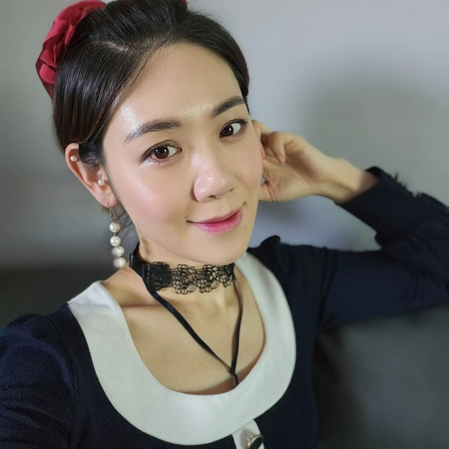 역시 나는 꾸안꾸따윈 모르는 극강의 꾸꾸 or 안꾸 라며 오늘도 칭찬해준 내 친구ㅋㅋㅋㅋ

아직 좀 남은 올해 내 생일 제일 먼저 미리 축하해준 박쏘❤️

벌써 20년전 실화냐고ㄷㄷㄷ우리 추억이 많은 센트럴에 오랜만에 와서 추억의 아웃백! ㅋㅋ

스프 샐러드로 바꾸고 야무지게 텐더 추가하고 부쉬맨브레드에 초코소스 블루치즈소스 추가해낸거 보니 우리 아직 안죽었다...ㅋㅋㅋㅋㅋㅋ

만나면 늘 시간 순삭! 둥이 키우며 늘 씩씩하고 잘 해내는게 대단해~ 로로랑 둥이랑 조만간 또 같이 여행가자😍

#아웃백 #파미에스테이션 #벌써30대후반 #시간순삭 #고딩동창