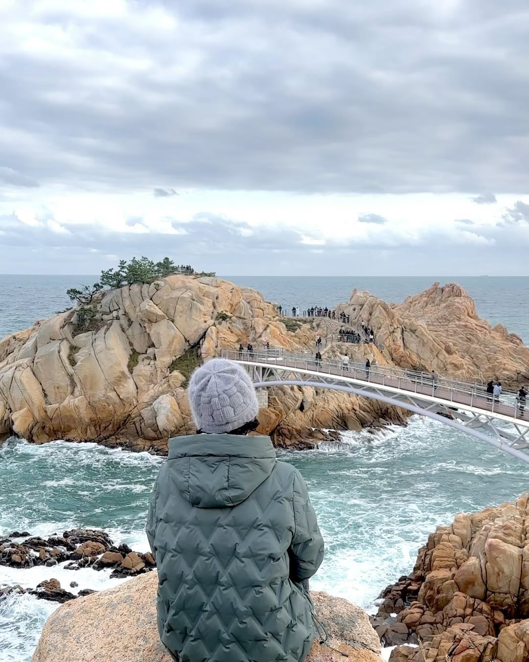 새해맞이 푸른용의해니깐 
용이 묻힌 대왕암공원 나들이 🌊💙
울가족 올한해도 건행하길~ ✨✨

(나이제 아주미니깐 생얼 올려도 양해바람ㅎ)
엄마는 거북이룩 나는 물개가 따로없네 키키🦭

#2024🙏🏻