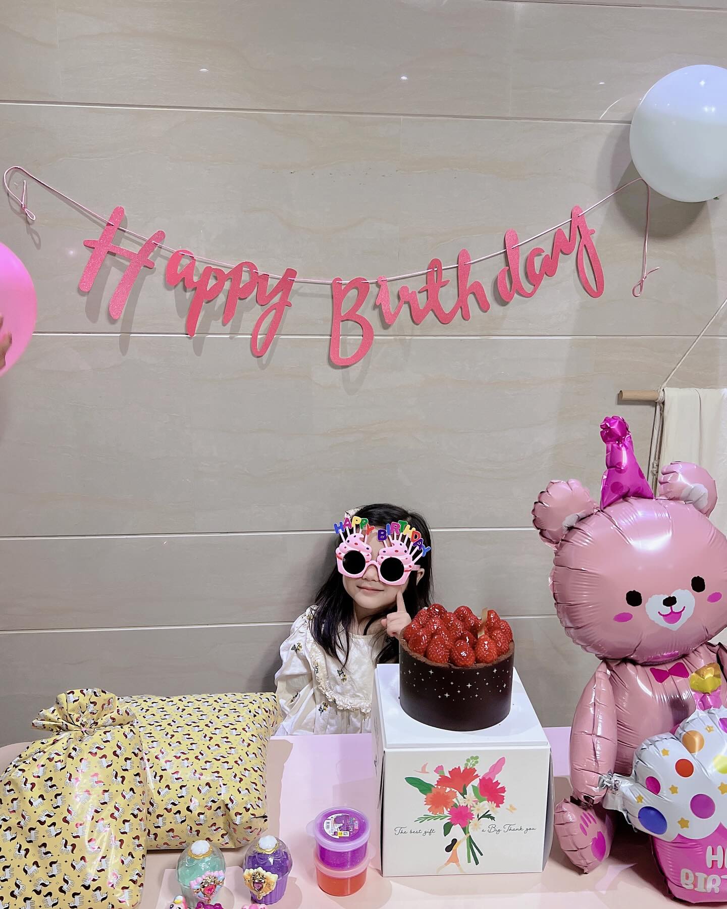 5월8일 어버이날 태어난 채린이 🤍
엄빠의 가장 큰 선물은 우리막내 💐💐