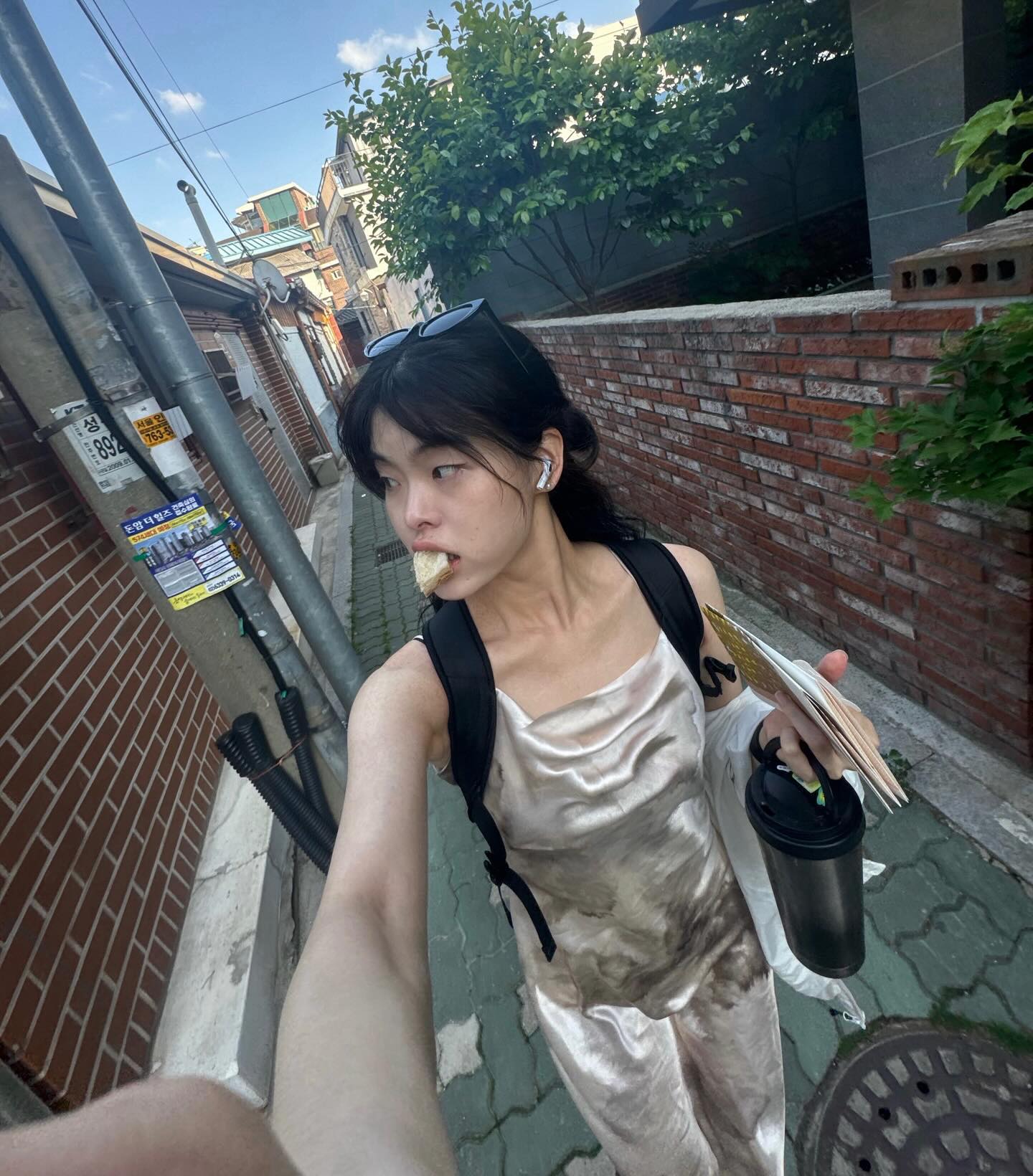 우리 동네는 빵 팝업도 열고 집 가는 길에 빵도 얻어 먹고 완전 럭키비키자나🍀