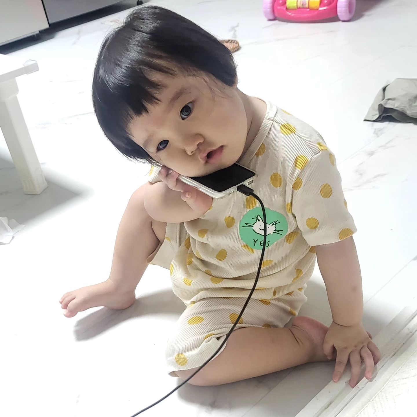 여부떼여?
어마 거기 이떠여??

#어마보고파여 #여보세요 #잘지내늬 #돌아기 #범띠아기 #맞팔환영 #선팔하면맞팔 #13개월아기 #전화기놀이 #👶