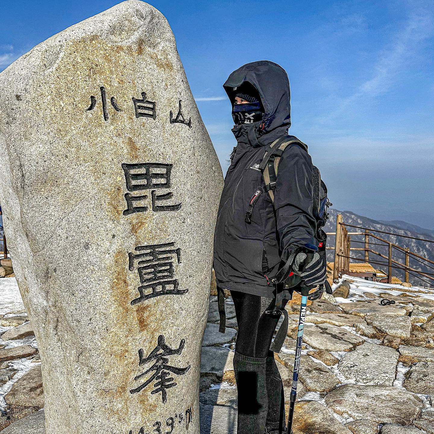 소백이 칼바람 대비 완전무장🫣눈 빼고 모두 가리기!
내 발,, 내무릎,, 완전 너덜너덜,,내 정신도 탈탈 털리고 왔네🥲
사진 찍기도 힘들고 사진 찍는것마저 사치인듯 오들오들
⠀
⠀
⛰️ 소백산 1,439m
🚘 어의곡탐방지원센터(어의곡리 산59-1)
📍 어의곡탐방지원센터→어의곡삼거리→비로봉→원점회귀
⏱️ 6시간 20분
📝 등산스틱, 아이젠 필수! 완전 따뜻하게 방한하기
⠀
#등산 #등산스타그램 #소백산 #비로봉
#국립공원스탬프투어