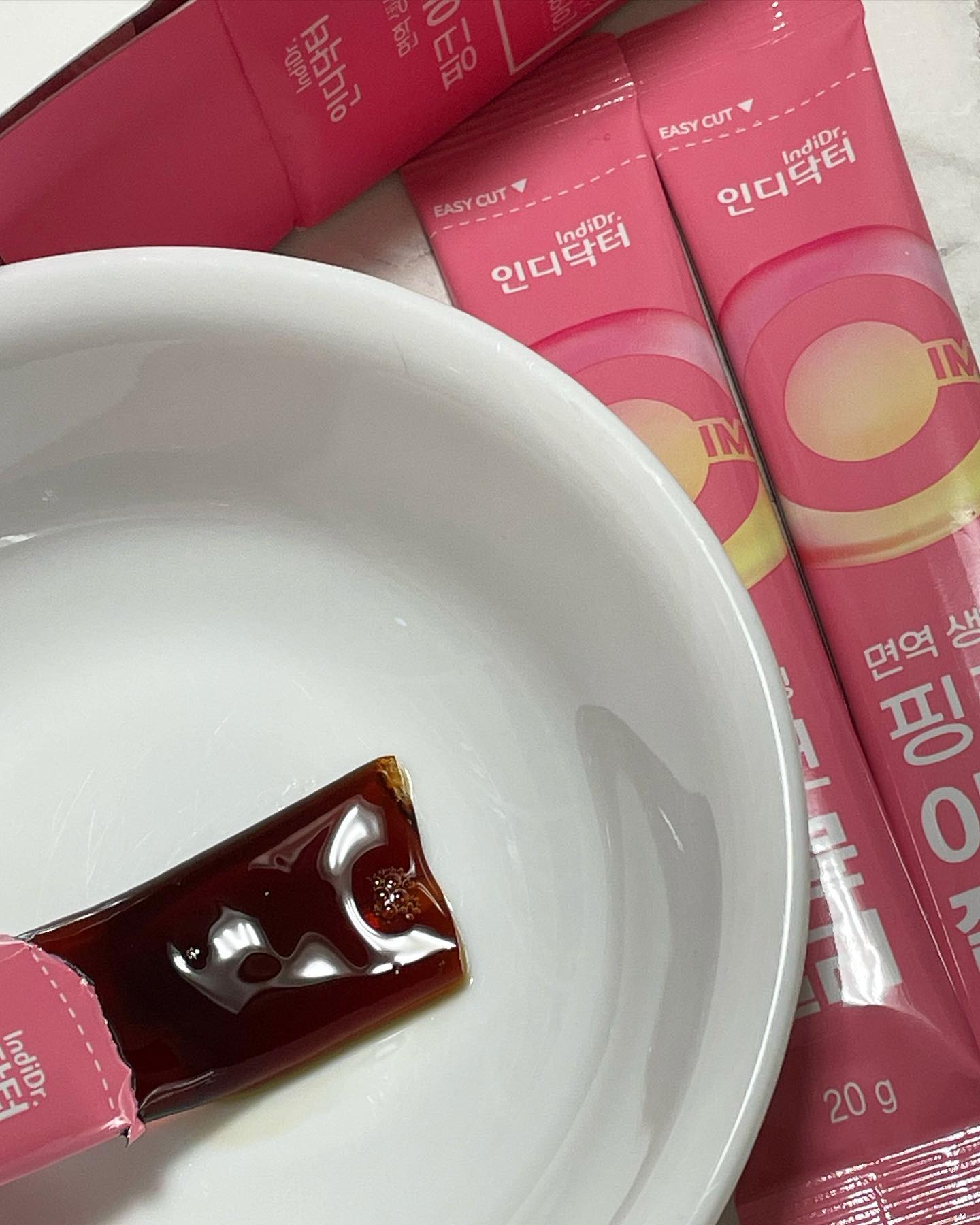 #광고 #면역력높이는영양제

끝나지 않는 각종 바이러스와의 싸움🦠 요즘은 일반 감기도 독감만큼 독해진것 같아요. 코로나도 독감도 아직인 저는 #면역력높이는방법 으로 #인디닥터면역생생핑크이뮨젤리 를 택했어요!💞 

🍬아연
🍬콜라겐
🍬히알루론산
🍬엘라스틴
🍬밀크세라마이드 등 면역력을 위한 원료들의 함유는 물론, 
🍬달콤한 젤리 형태라 하루 한번 한포로 간편하게 #면역력을키워요 💪🏻

너무 다양한 영양제가 많아 이것 저것 챙겨 먹기 힘든 분들, 간편한 #면역젤리  #면역생생핑크이뮨젤리 추천해요💞

indidoctor_official 
#위아유 #인디닥터 #면역생생핑크이뮨젤리 #아연영양제 #아연젤리 #면역젤리 #콜라겐젤리 #pgak #협찬 #리뷰어