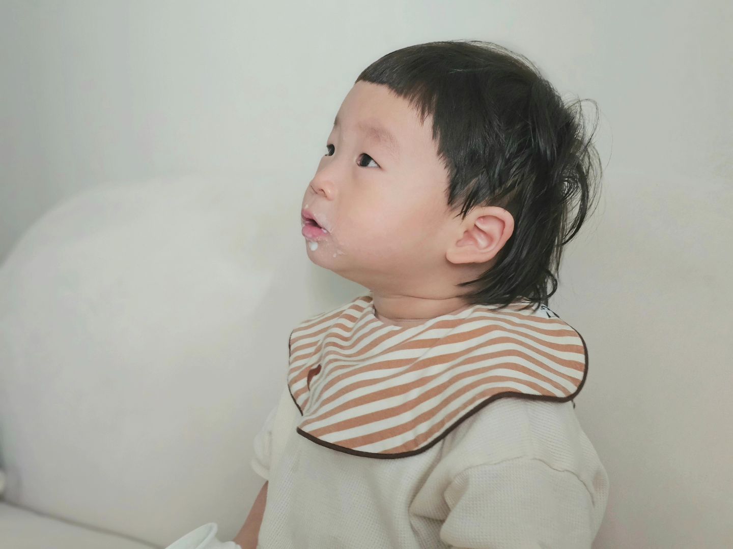 💫 월요일 💫

하루 하루가 왜이리 빨리가는지,
벌써 주말 지난 워료일 😌

우니는 오늘도 먹을거 잔뜩 먹고
배가 빵빵해졌다고 합니다..🙊

내일은 접종하러 갑니드아...💉

🐧

#주말끝 #다시시작 #하우니 #육아일상 #육아소통