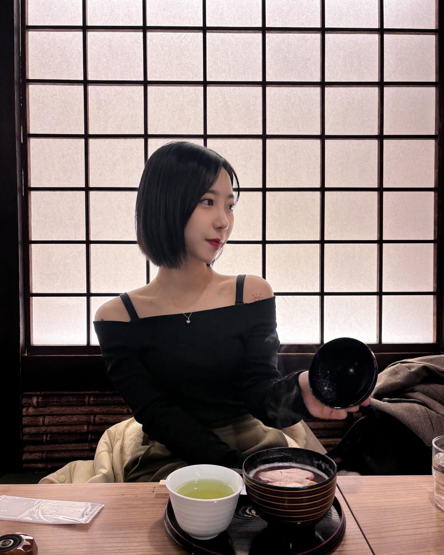 히히 한국이네..^^
첫날은 친절한 택시아저씨랑 대화해보고
둘쨋날은 이자카야에서 한국인커플이랑 만나고
마지막날은 소녀시대 팬 아저씨랑 대화하규
너무너무 재미있는 여행 이어따 끄읕

#dailylook #나고야여행 #나고야맛집#follower #나고야#일본여행 #나고야카페 #여행 #instagood #좋아요테러 #좋반테러 #ootd #좋반 #좋아요반사#좋아요 #팔로우 #소통 #맞팔 #선팔 #인친 #데일리 #일상 #오오티디 #selca #selfie #셀카 #셀피 #선팔하면맞팔