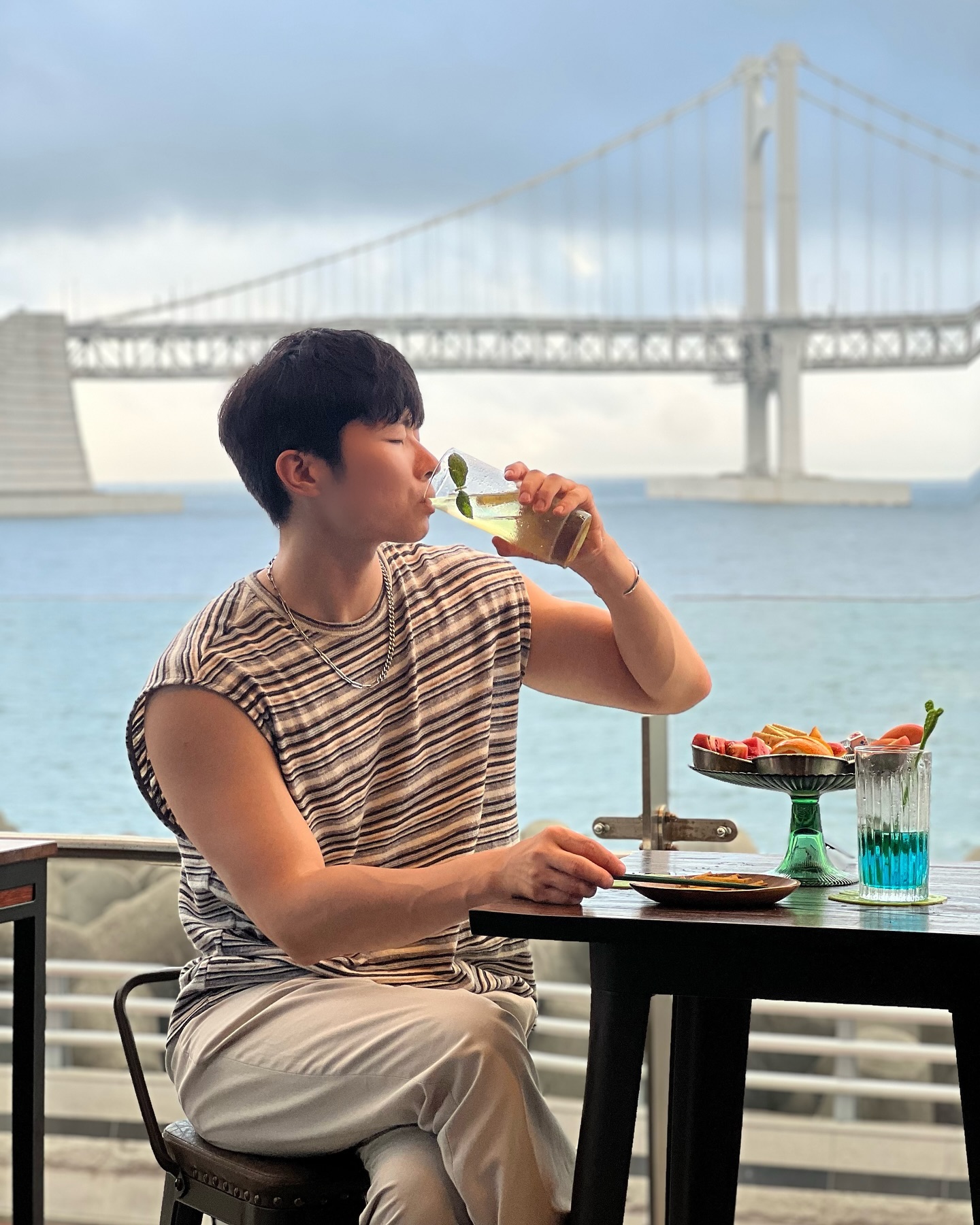 #협찬 bigboss_lounge_pub__ 

부산 여행✈️💙
안가면 너무 아쉬울 광안리🌊
광안리 해수욕장 바로 옆
낭만지리는 부산 빅보스라운지펍🍻💕

✅광안대교 뷰를 바라볼 수 있는 펍🌉
✅날씨 좋은 날 인생사진 하나 남기기 좋음📸
(나는 날씨 흐림 ㅜ 비 안온것만해도 감사)
✅무드에 맞는 음악 감상하며 바멍🌅
✅시원한 맥주 한 잔, 칵테일 한 잔🍹
✅2층이라 바닷바람 선선하게 불어옴💨

📍부산광역시 수영구 민락수변로 49 2층 빅보스 라운지펍
✅매일 17:30~03:00

재방문의사 충분 ‼️✌🏻