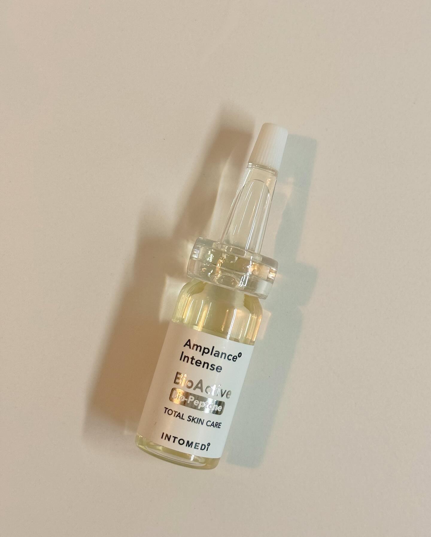 #협찬

INTOMEDi
Since 2009, 전문가 스테디셀러
Intense BioActive Ample
✨인투메디 바이오 액티브 앰플✨

🔎인투메디는 15년 역사의 바이오 코스메틱 전문기업으로 에스테틱, 전문기관에서 사용하는 앰플을 제조하였고 설립 이후 개발한 앰플 개수 100개 이상. 전문가용 앰플 외에 일반 소비자가 사용하기에 좋도록 개발한 제품 판매 시작

✨독자 특허 성분인 “바이오펩톤”을 출시된 앰플 중 가장 많이 함유하고 있으며, 이 독자 성분은 “인투메디”에서만 사용 중
✨단 7일만의 사용으로 7가지 변화(주름/탄력/광채/미백(기미)/보습/장벽/리프팅)를 볼 수 있어서 7일 동안 앰플이라고 불린다.
✨화장 후에도 사용이 가능. 화장한 얼굴 위에 사용해도 메이크업이 밀리지 않고 유지되어 언제 어디서든 사용이 가능한 타입
✨에스테틱, 전문기관에서 관리 받을 때 사용하는 화장품을 집에서 사용할 수 있다는 점

#협찬 #인투메디 #intomedi #바이오액티브 #인텐스앰플 #탄력앰플 #리프팅앰플 #보습앰플 #광채앰플 #앰플 #앰플추천