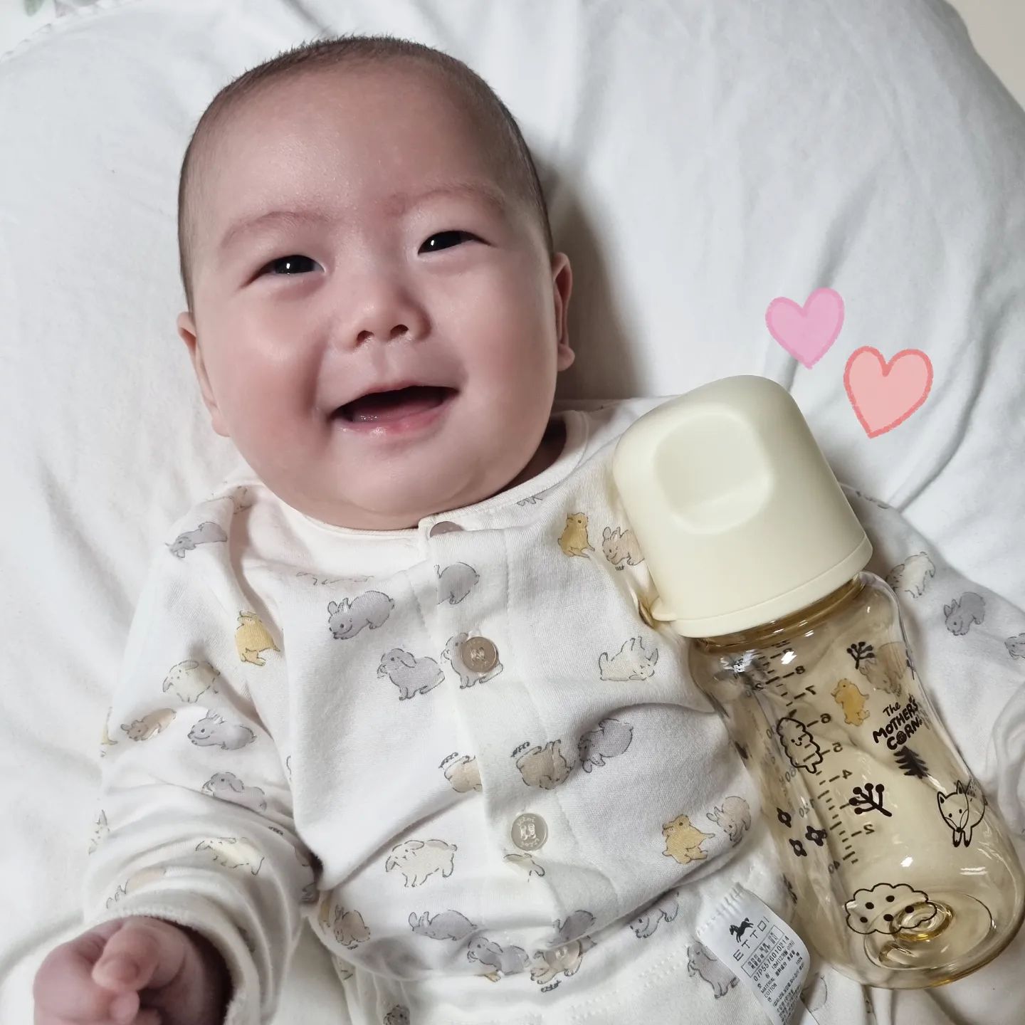 #제품협찬 D+117
친환경소재로 유명한 마더스콘에서 이번에 젖병을 런칭합니다🍼

 호야가 '자란다 1기'로 런칭 전 자란다젖병을 체험해볼 수 있게 되었는데, 잠깐 봐도 엄마와 아이 모두를 위했다는 게 느껴지더라구요~ 
한 번 잘 써보고 공유해볼게요💓
.
.
motherscorn_official
#자란다젖병 #마더스콘 #잘한다자란다내새끼 #젖병추천 #젖병선물 #출산준비물 #젖병후기 #필수육아템 #자연친화젖병 #육아소통 #육아기록 #호랑이띠맘 #아들맘소통 #맘스타그램 #육아스타그램 #아기스타그램