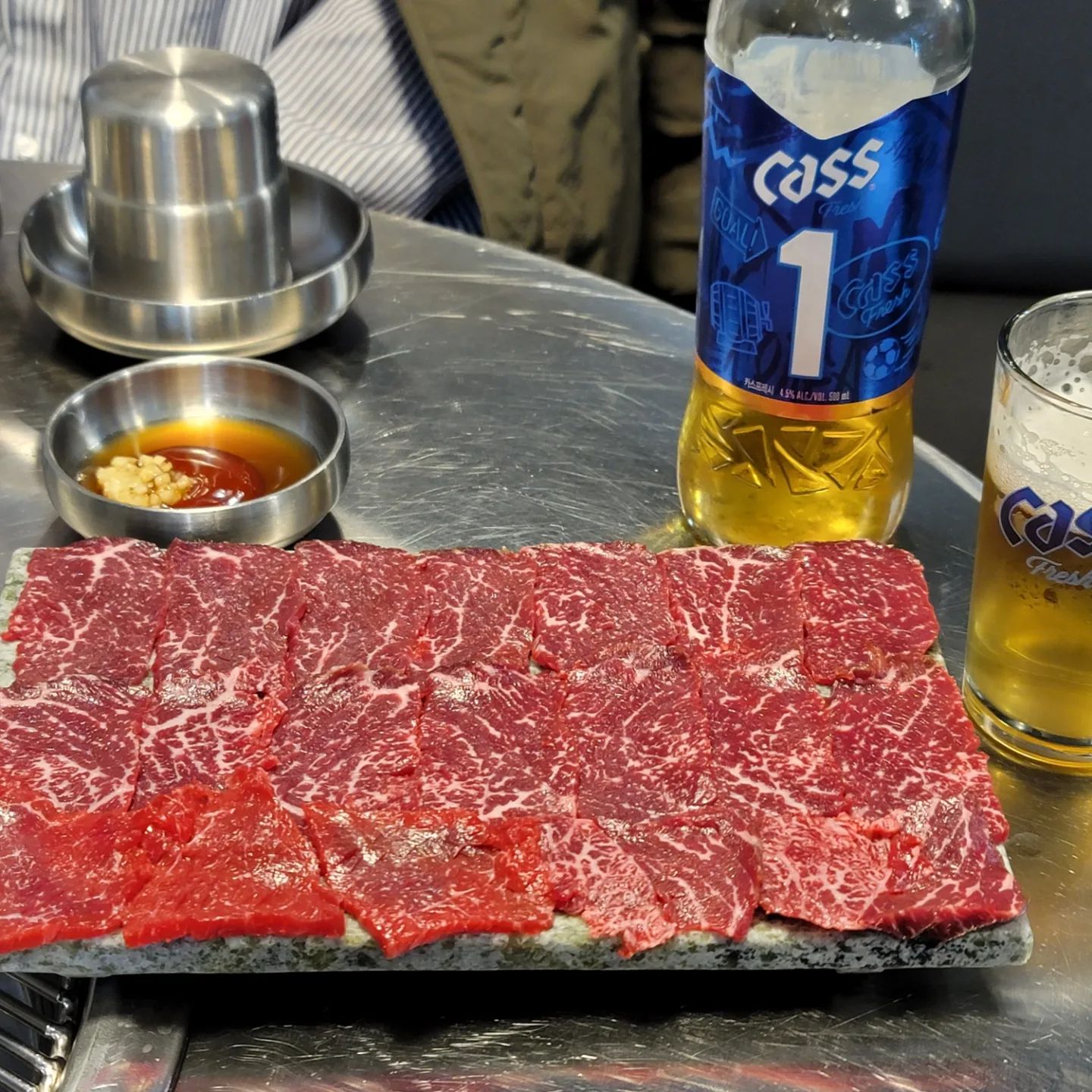 🍖
#칠프로칠백식당 맛을 잊지못해 #삼성동맛집 가서 또 먹음!
다른 체인점이여도 맛은 똑같당 고기,,존맛
#석촌맛집 #석촌고기집 #소기기맛집
또 먹고싶엉,,❤️
#칠프로칠백식당석촌직영점