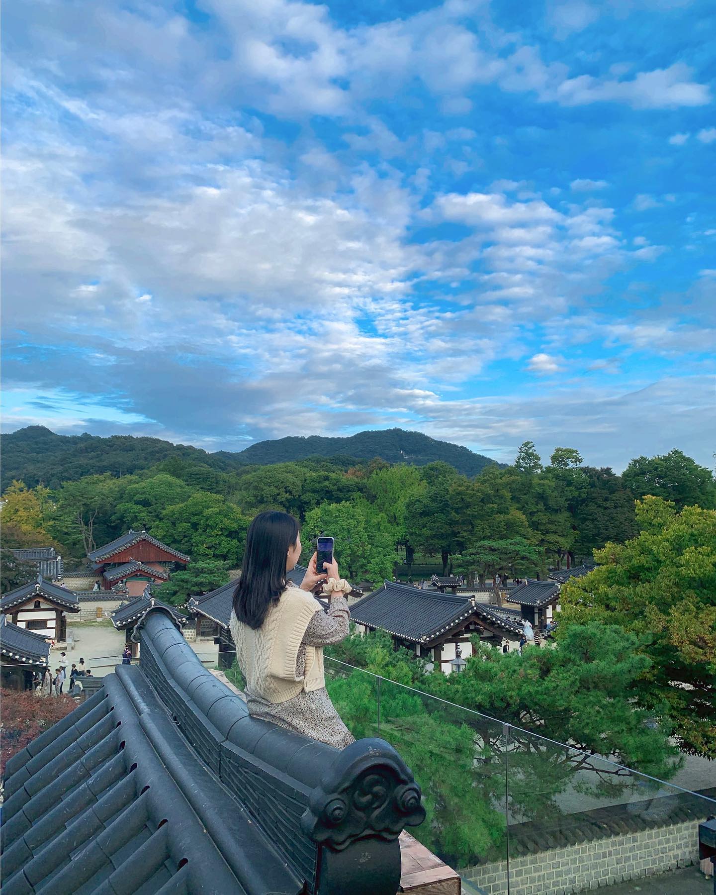 ✋🏻 안녕하세요 여행담다의 나리꽃입니다.
📍 전주한옥마을 마시랑게 카페

#전주 #전주한옥마을 #전주맛집 #전주카페 #전주가볼만한곳 #전주데이트 #전주데이트코스 #전주갈만한곳 #전주한옥 #한옥카페 #여행스타그램 #여행 #여행기록 #여행그램 #여행지추천 #여행에미치다 #여행다녀왔습니다 #여행은즐거워 #여행에미치다_국내 #국내여행코스 #국내여행스타그램 #국내여행추천 #국내가볼만한곳 #국내여행지추천