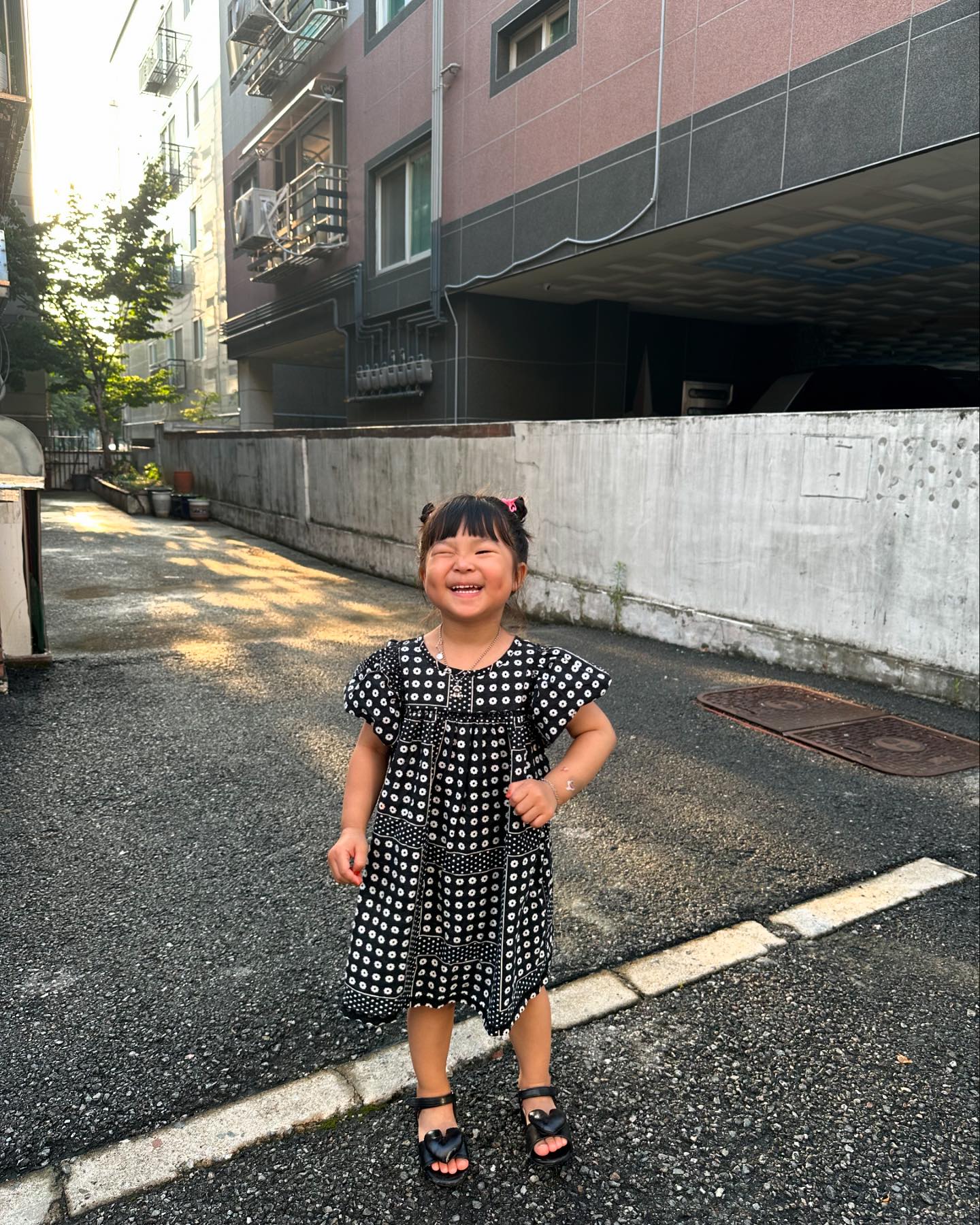 내 단짝친구❤️
온전히 너와 함께 할 수 있어서 좋다
일에치여 안보이던것들이 하나씩 눈에 들어오네
많이 컸다 딸랑구
#천천히커다오 #밖순이딸 #내단짝❤️ #돌아다니는게체질