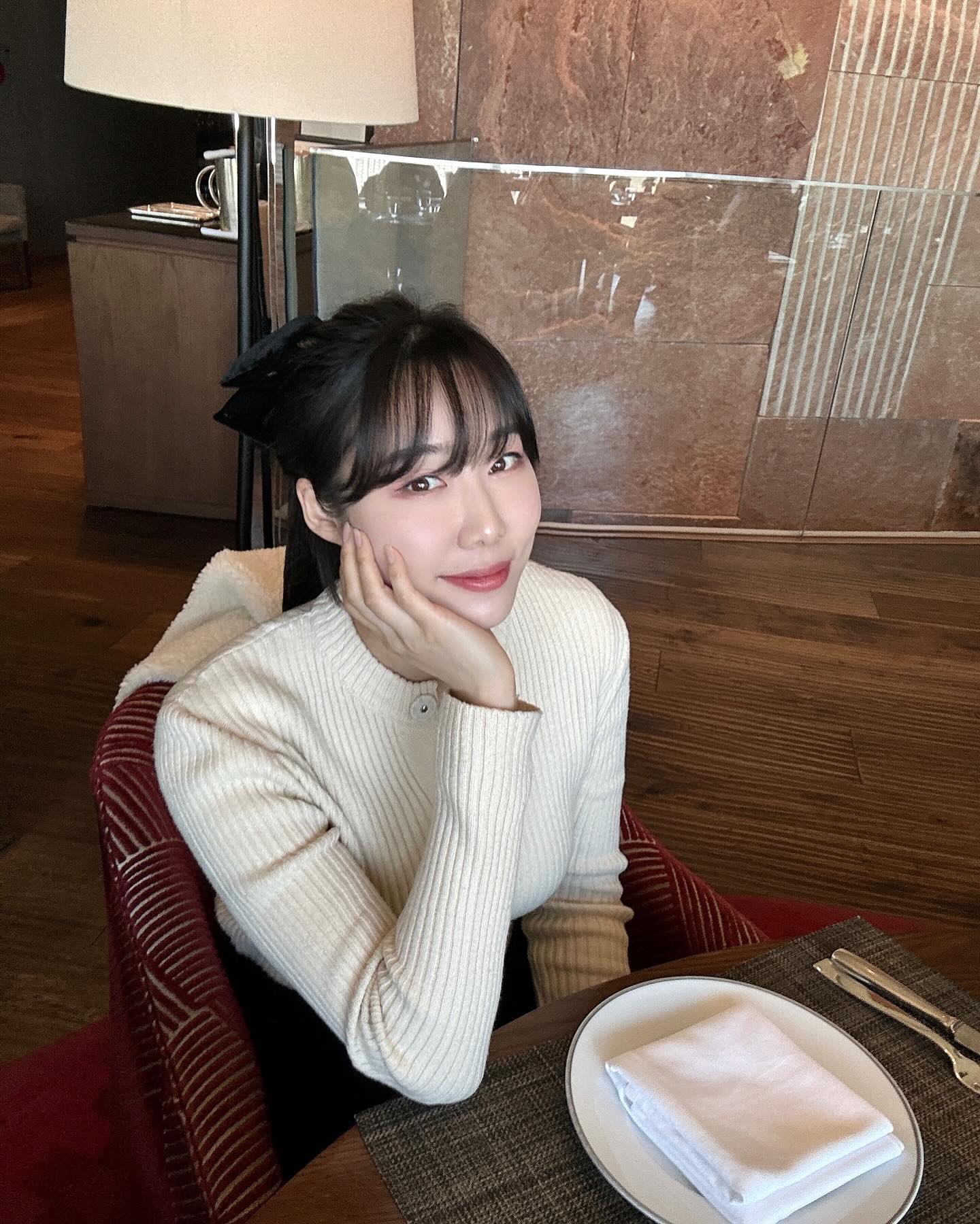 애들이 머리 묶은게 훨 낫다고 했다…..
앞으로 맨날 머리 묶고 다닐께 ㅋㅋㅋㅋㅋㅋ

카메라랑 친해지는 중ㅋㅋㅋ 기카는 사절🥲
#selfie