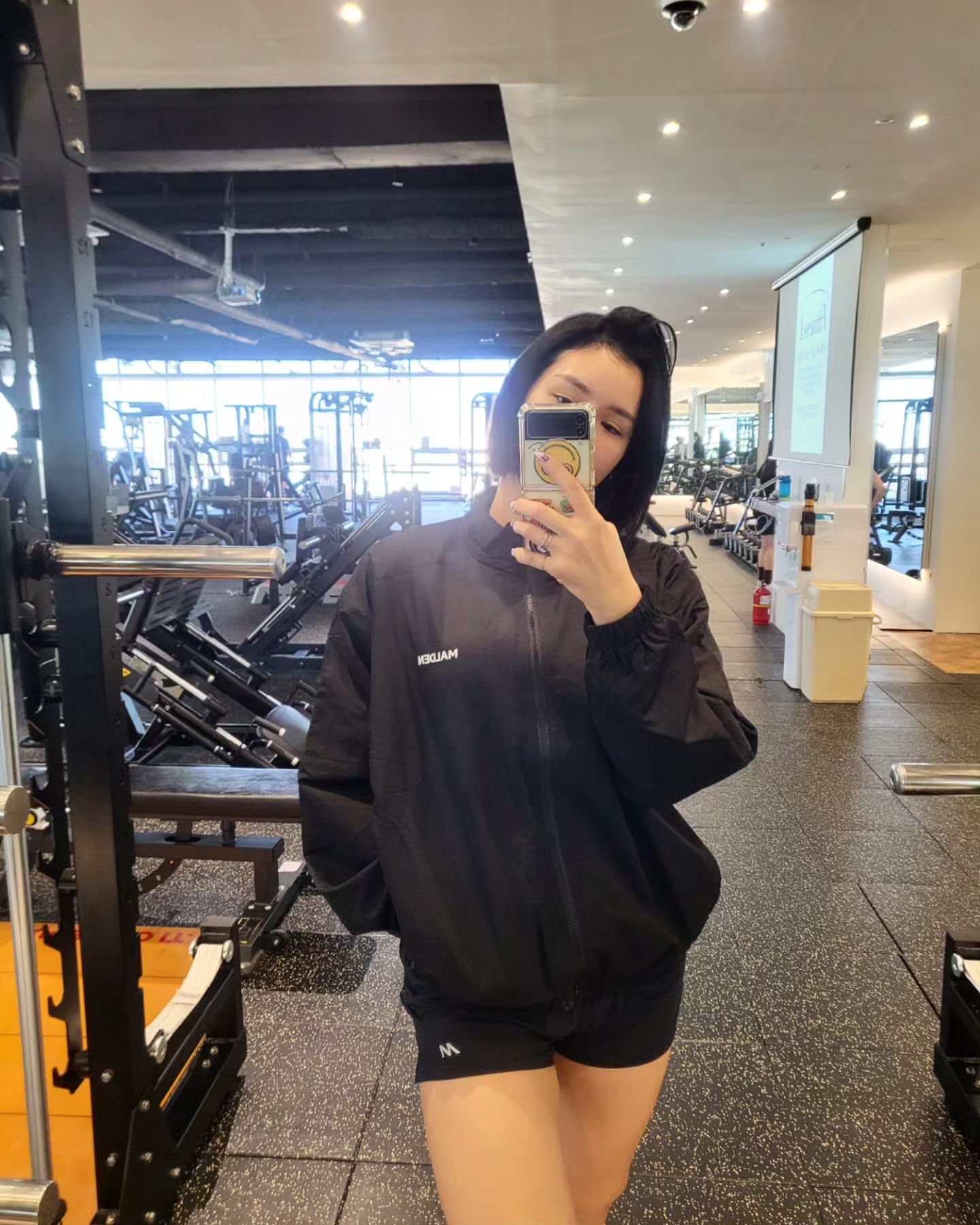 오랫만에 운동 💪🏾 
체력 진쫘 저질됨..... 벌써 하루가 피곤하닼ㅋㅋㅋㅋㅋㅋㅋ 천천히 끌어올려보자. 
몰든 집업이랑 팬츠입었는데 넘 편하구 좋다🖤
malden_ootd
malden_official
#운동하는여자 #오랫만비케이 #비케이운동복 #몰든짐웨어 #몰든엠버서더