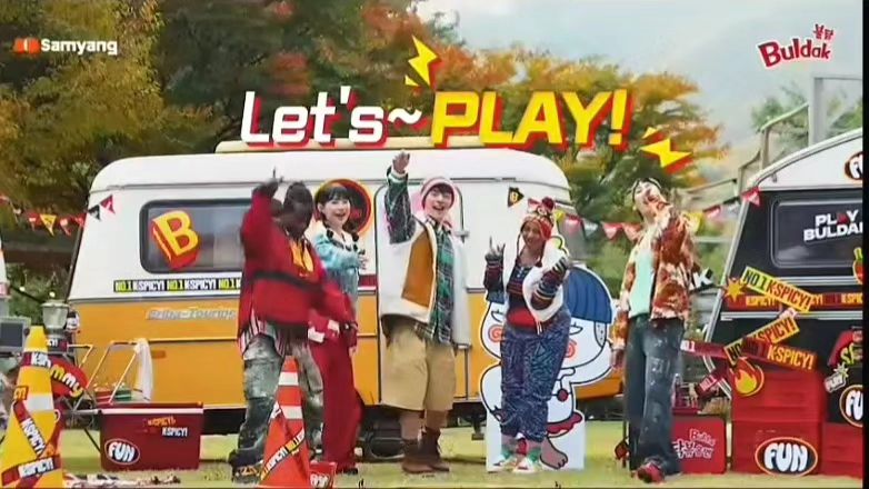 #협찬 #playbuldak 
.
.
불닭 먹방 챌린지(Fire noodle challenge) 다음은
PLAY BULDAK !
.
.
지난번 불닭 컵라면 쌓기 놀이를
너무 재밌게 했어서 찾아본 다음 플레이 불닭 게임은
#불닭퐁인원
.
불닭과 함께 PLAY 할 수 있는 게임 콘텐츠 
<불닭퐁인원>
1. 바닥에 5m / 7m / 9m / 11m 가 표시된 점수판 설치
2. 불닭 소컵 하나씩 배치
3. 플레이어들이 한 명씩 순서대로 5m 부터 순차적으로 기록에 도전
4. 성공할 때마다 다음 단계로 넘어가며 기네스 기록까지 도전!!
.
.
기네스?? ㅋ까진 아니여도 요거 너무 재밌을것 같은데
불닭 소컵을 사러 가야 하나🤣🤣
.
유튜브 이벤트 참여하면
플레이불닭 게임에 사용 할 수 있는 제품을 준다고 하니
빨리 참여 하러 가야겠어요😋😋
.
.
삼약식품 공식몰에서 쿠폰받고
할인가로 구매 가능하니 참고 하세용😉
https://brand.naver.com/syfoodshop
.
.
#플레이불닭 #불닭게임 #불닭 #게임콘텐츠 #게임 #game #buldak #삼양식품 #불닭캠페인 #글로벌캠페인 #캠페인 #유튜브 #불닭퐁인원