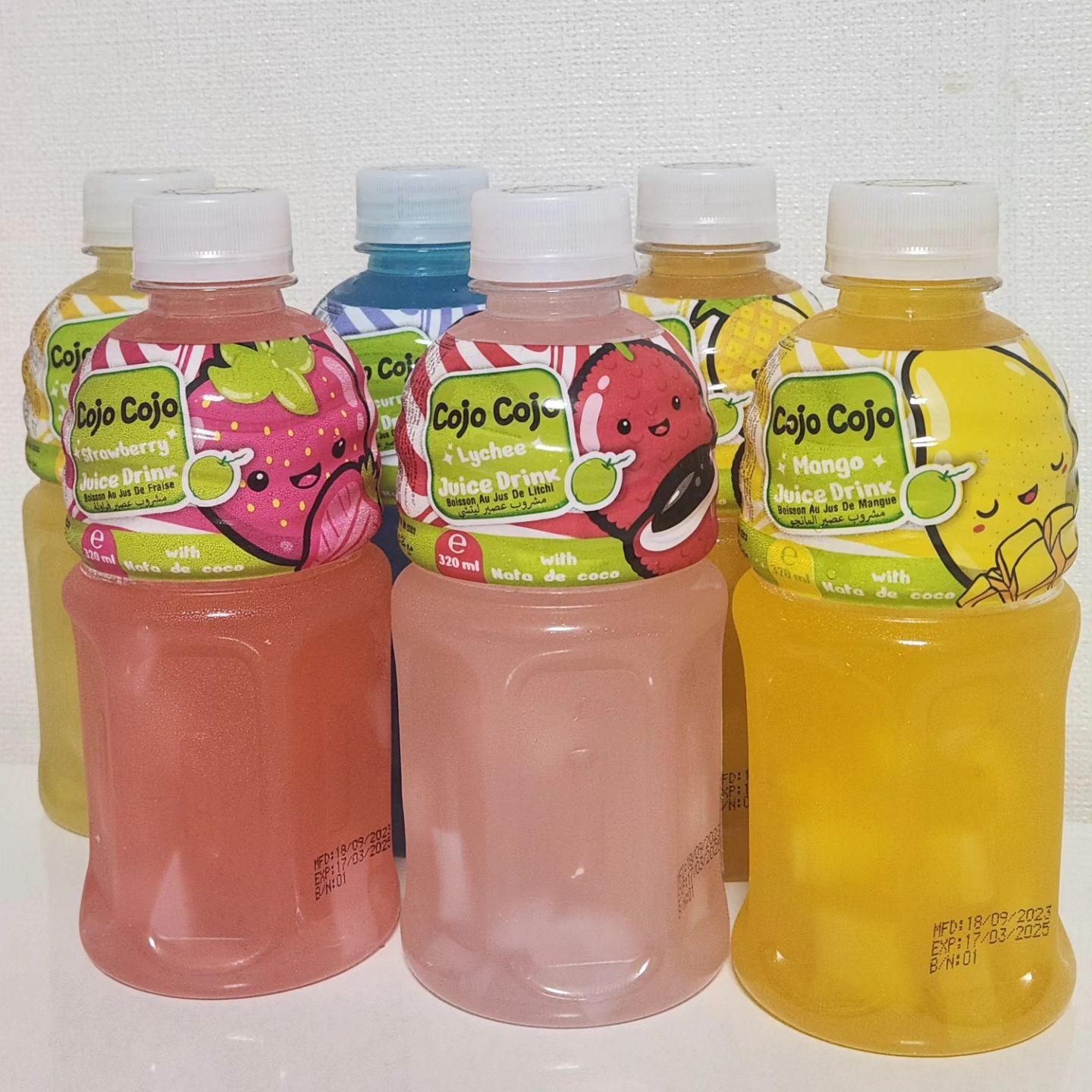 ​#협찬 너무 맛있는 온가족 과일주스인 코조코조!!!!
쫄깃한 코코넛젤리와 나타드코코가 들어간 가족음료에요

6가지맛으로 다양하게 구성되어 있어서 취향에 맞게 골라 먹을 수 있어서 너무 좋아요!
코조코조 주스는 딸기,망고,파인애플,리치,칵테일,블랙커런트로 총 6가지맛

음료사이즈가 한손으로 들고다니기 딱 좋은 컴팩트한 사이즈!
용량도 적당하게 있어서 너무 좋아요

귀여운 캐릭터들과 맛을 같이 잡으니 아이들에게도 인기만점 음료~!
.
.
.
#코조코조 #과일주스 #나타드코코 #베트남음료 #어린이음료 #젤리음료 #코코넛음료 #코조음료수 #최애음료 #망고 #복숭아 #딸기 #소다