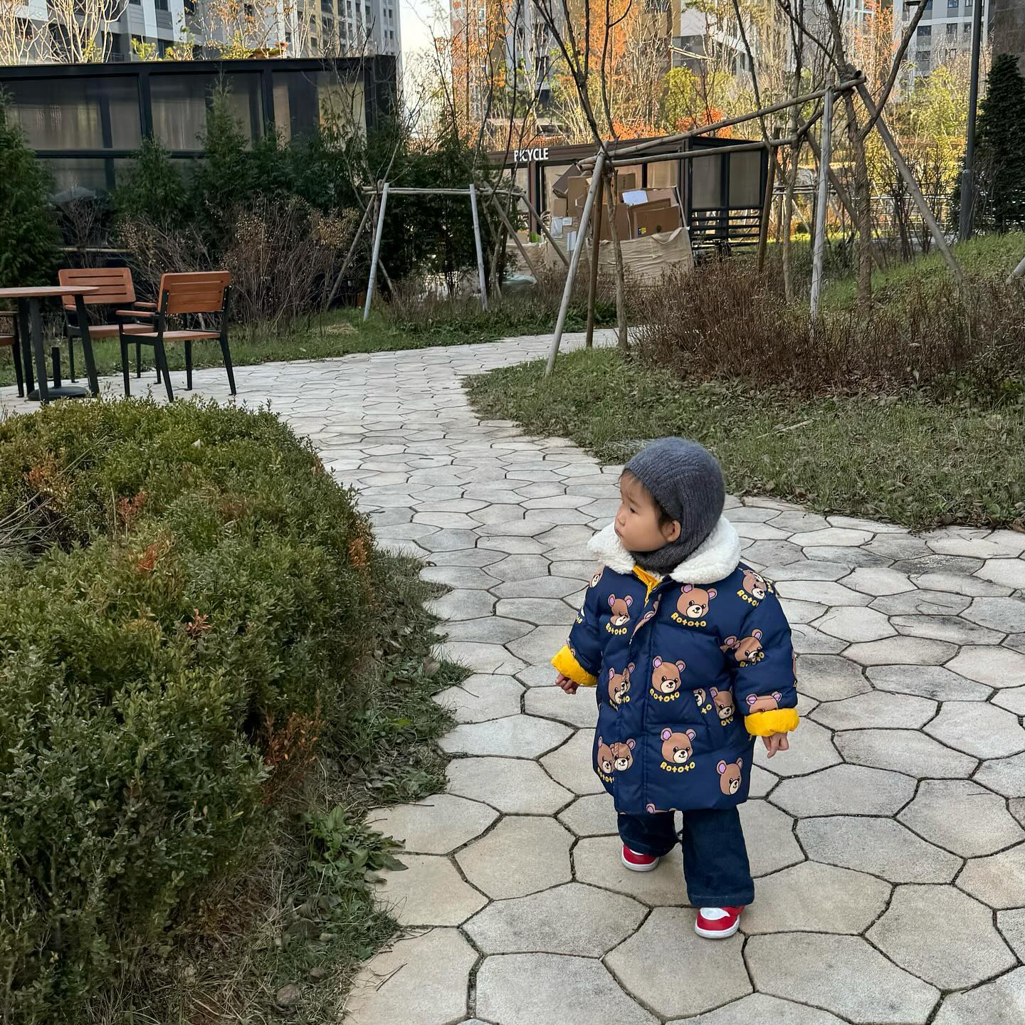 오등완 🎶🩶

#등원룩 #육아일기 #육아소통 #육아맘 #소띠아기 #육아일상