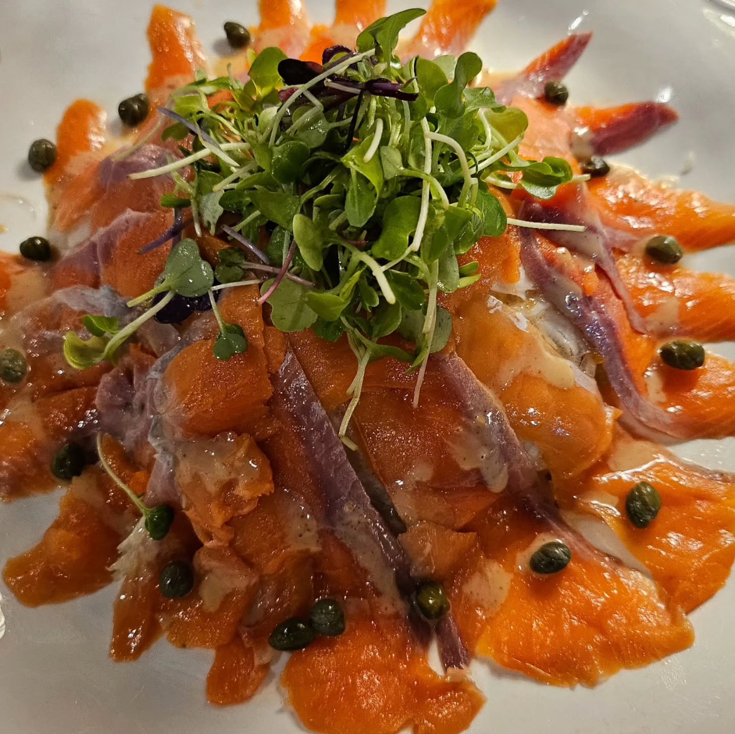 어제 간만에 맥주에 훈제연어샐러드♡
생각보다 맛나잖아???