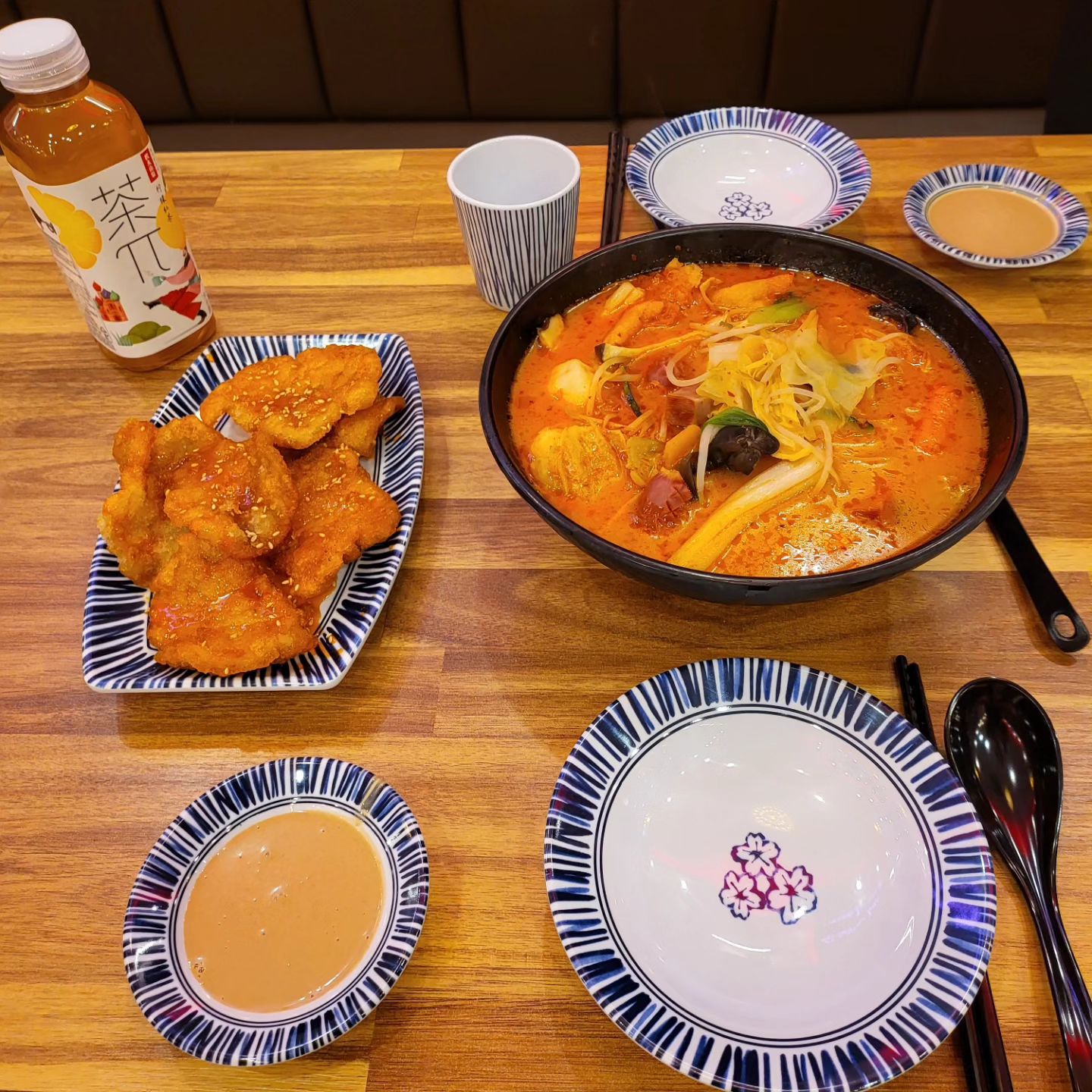 #협찬 

간만에 마라수혈 성공적!!
나의 인생 마라탕은 마라공방😘
오픈 주방으로 위생 및 청결에 철저히 신경을 쓰기 때문에 마음 편하게 식사 할 수 있답니다.

마라전골이 출시되었어욤!!
마라 특유의 향과 얼얼함~ 시원하고 깔끔한 육수~
대박사건 !!! JMT 

마라공방 5주년 고객 감사 이벤트로 복권도 긁고
넘나 싱나!!

🍒경품
1등 : 백화점 상품권 100만원(총 3명)
2등 : 에어팟(총 20명)
3등 : 마라공방 상품권 3만원(총 200명)
4등 : 마라전골 교환권(총 1,100명)
5등 : 음료수 교환권(총 4,500명)
특별 : 마라공방 상품권 5만원(총 30명)

참여방법은
마라공방 음식 주문 후
받은 스크래치 복권 긁기!

- 23.10.10(화)~23.11.10(금)

인스타 후기 이벤트
마라공방 방문 후 음식사진 찍기!
maragongbang_official 태그 걸고
인스타에 업로드하기!
업로드 후마라공방 공식 계정에 들어와서
'팔로우' '좋아요' 누르고 '참여완료' 댓글 달

✋️필수 #해시태그
#마라공방 #마라공방5주년 #마라공방복권이벤트
#마라탕맛집 #어디까지마라먹어봤니

🍒경품
마 : 마라공방 상품권 3만원(3명)
라 : 마라공방 상품권 2만원(5명)
공 : 마라공방 상품권 1만원(7명)
방 : 마라공방 상품권 5천원(15명)

maragongbang_official

#마라공방 #마라공방5주년 #마라탕맛집 #마라탕 #행신동맛집 #행신맛집 #마라공방행신 #행신마라탕 #행신마라공방 #행신마라샹궈 #행신꿔바로우 #행신역맛집 #행신멘보샤