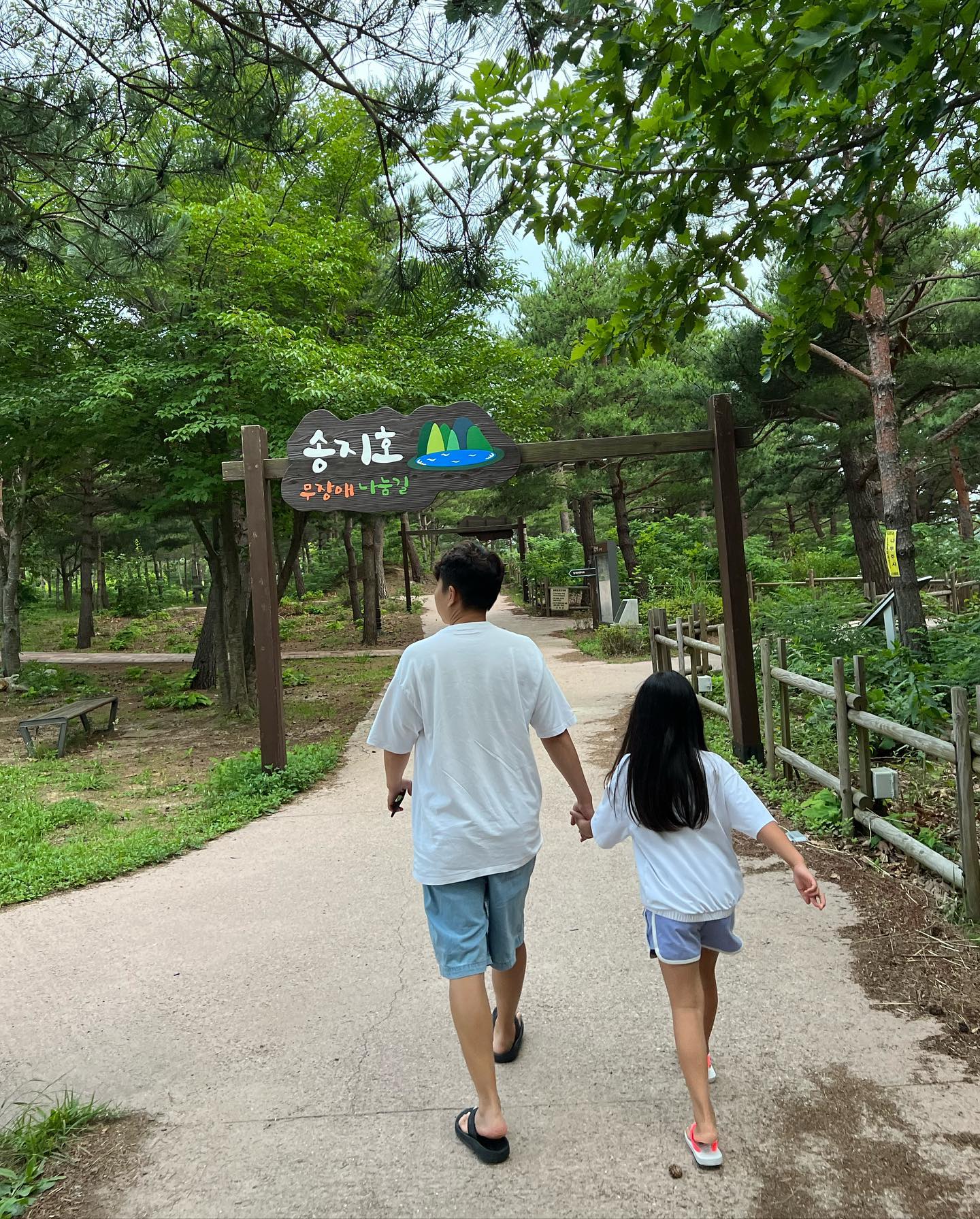 #20230623#강원도고성#송지호
바다 아닌 호수 송지호
옛날에 (대략9년전) 이뻣던 기억을 되살려 다시 왔는데 너무좋네