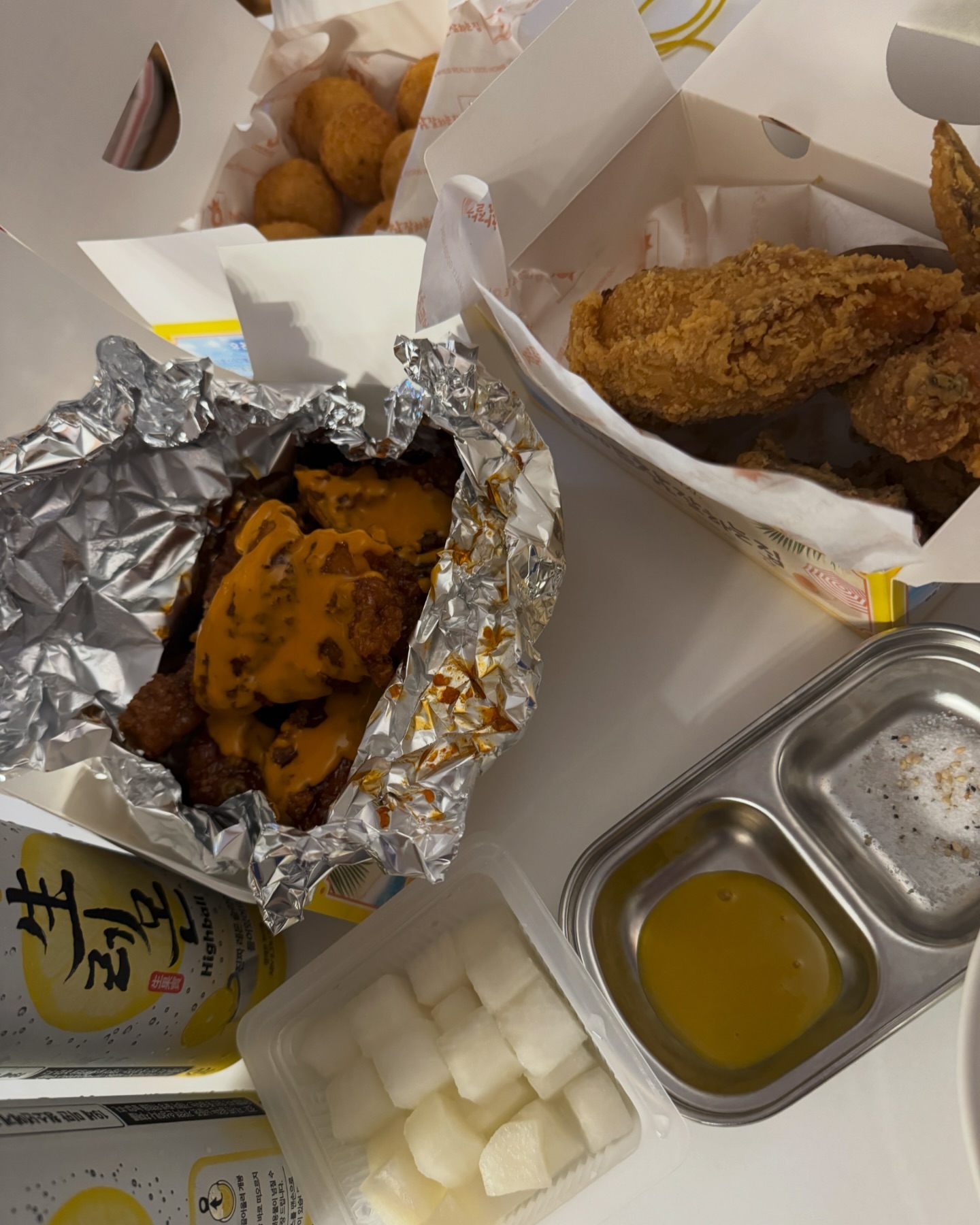 #협찬 #후참 #후참잘 #후라이드참잘하는집 
good__fried 

후참잘 ><><>< 
후라이드 참 잘하는 집 ,, 

후라이드, 맵달킹 , 치즈볼 6종 ‼️
맵달킹은 매워서 혼남 ㅎ ㅎ ㅎ ㅎ 

매울때마다 치즈볼 먹으면 대 존맛탱 

후참잘 답게 후라이드 소스 없이도 넘 맛잇다 ,, 

⭐️방문포장 4천원 할인 
⭐️- 8/26(월) ~ 8/30(금)
오전 10시 선착순 4,500원 할인 / 무제한 3,000원 할인

오늘 야식은 치킨이닭 😎