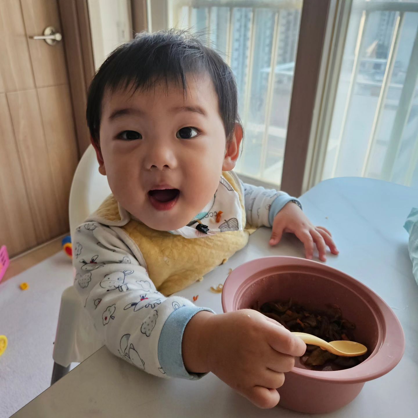 애교쟁이 김태영💕
요즘 애교가 넘쳐 귀여워 미치겠당
바쁜 태우형아를 대신해 누나가 신나게 놀아주는둥
애들이 방학했는데 더바쁜 일상
너무 활발해진 태영이 덕분에 정신없당
순딩이는 순둥인데 왜 힘든거지
나이가 문제 인가 ㅋㅋㅋ

구런데 우리태영이는 언제 말하려나 😭😭
엄마는 또 걱정인형 
한번 걱정을 시작하니 꼬리에꼬리를
