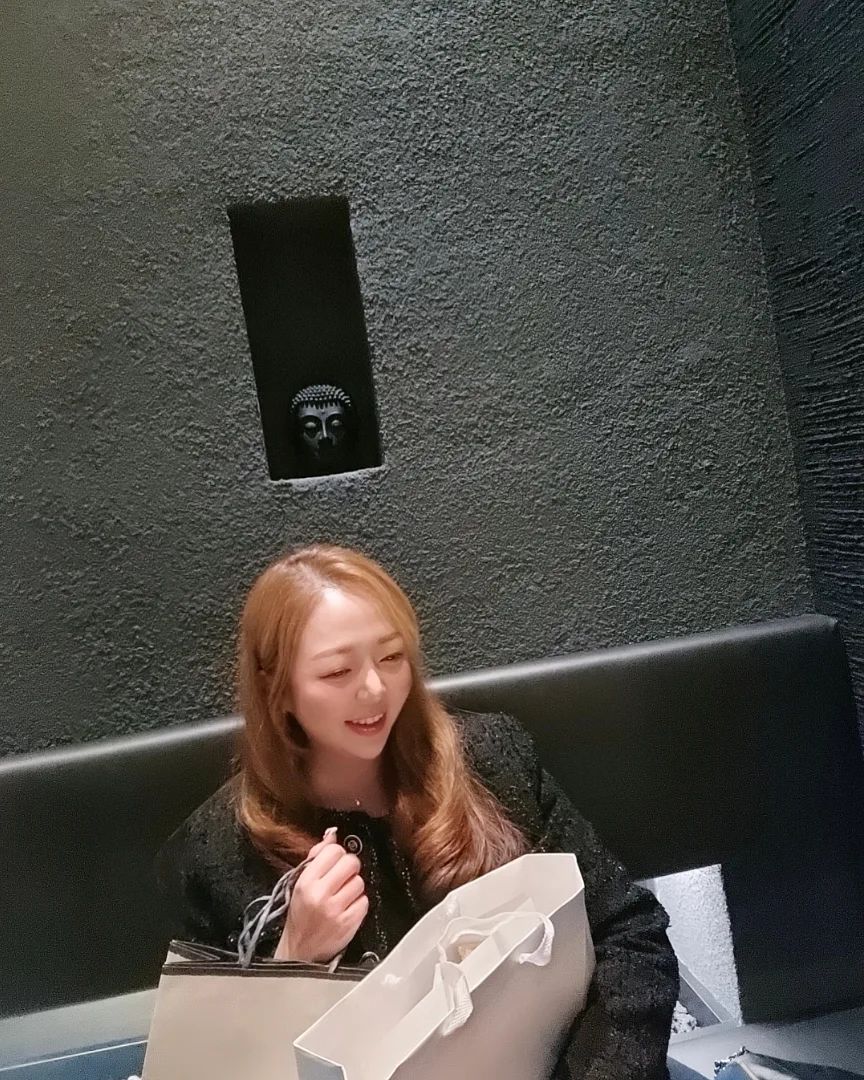 즐거웠던 생일주간 보드바람 불어서 못만났던 뿌니들과😍
오랜만에 분위기 내볼까 다이닝 바 갔지만
역시 우린 노다지 포차 아재맛집 이런데가 더 편해🤣
축하, 선물 감사합니다🫰

#생파 #나혜석거리 #라온아시안다이닝 #아재맛집최고 #아재입맛