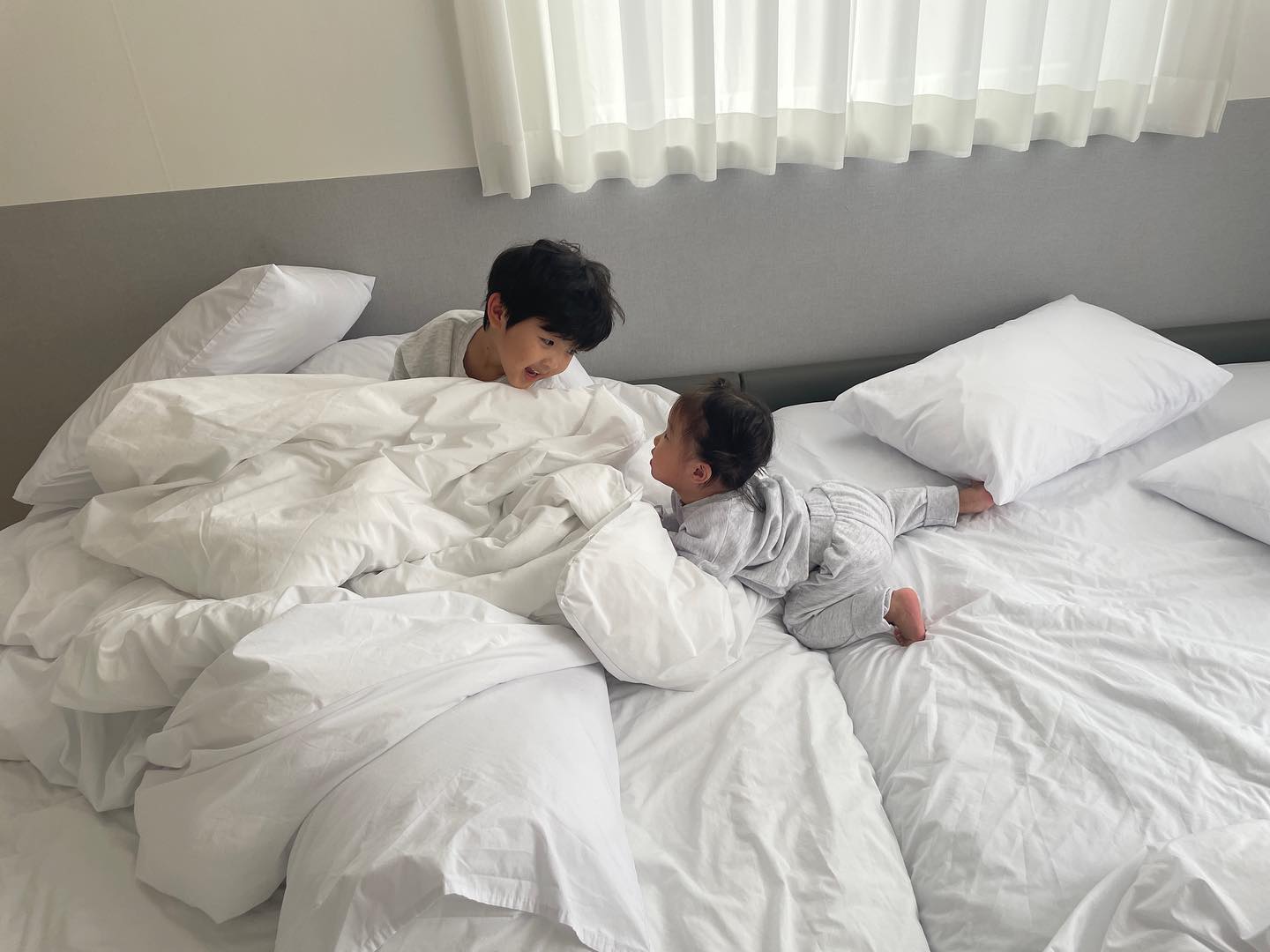 우리 귀염탱탱구리들 💚

우째키우나했는데,
낳아놓으니 크긴크네 ㅋ ㅋ
언제 이리컷나싶고
시간참빠르다 🥹

#내보물들 #이쁘다이뻐