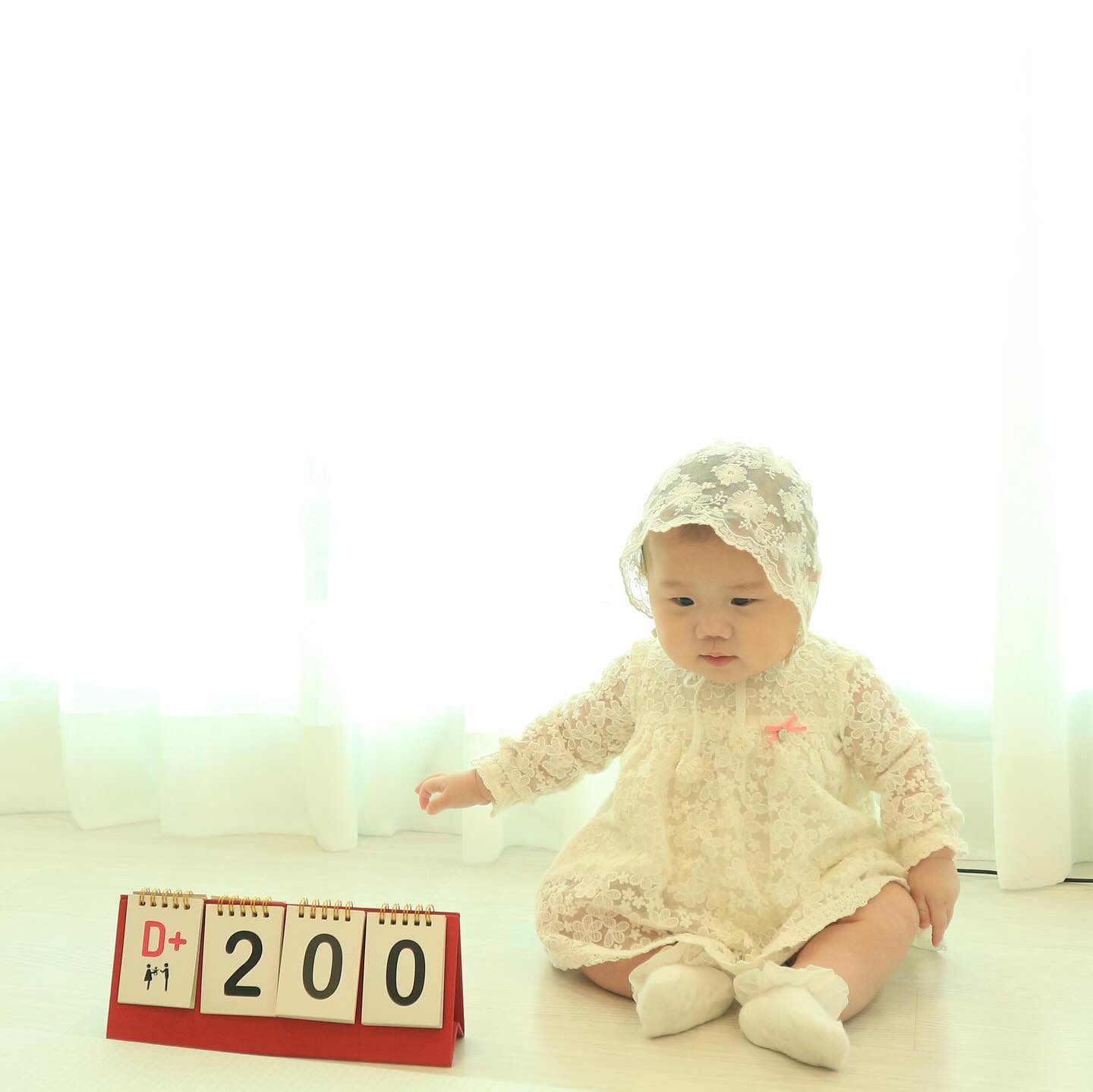24.02.23 +199

집이 아니라서 그렁가
웃는 사진 찾기가 힘두네 ㅋㅋ

사실 졸려서 그런거 같음 ㅋㅋㅋㅋㅋㅋ

셀프200일사진 _리아네💛