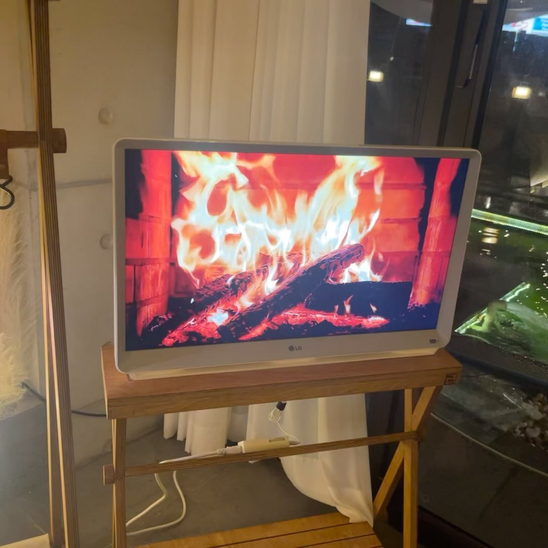 불멍 때리고🔥부드러운 바베큐에다가🍖
수족관 구경까지🐠 한번에 할수있는 알찬 라라가든🏡

#협찬
🚩 라라가든 lalagarden_pub 
📌 전북 전주시 덕진구 초포다리로 51 1층
➰11:30 - 23:00
➿브레이크타임 15:00 - 17:00
〰️라스트오더 22:00
〰️매주 월요일 휴무

🍖텍사스 바베큐 멕시코 푸드
🐠아쿠아 카페&레스토랑
🅿️ 주차가능

▪️라라플래터 52,000
로인립 / 스페어립 / 폴드포크
스모크치킨 / 칠리새우

▪️미니번 / 또띠아
(추가 리필 가능)

▪️코우슬로 / 치폴레 소스
올리브 / 할라피뇨
토마토살사 / 파인애플살사
(추가 리필 가능)

자세한 후기는 블로그 참고 ◡̈♡

#라라가든 #전주역맛집 #한옥마을근처 #전주캠핑 #전주아쿠아카페 #전주데이트