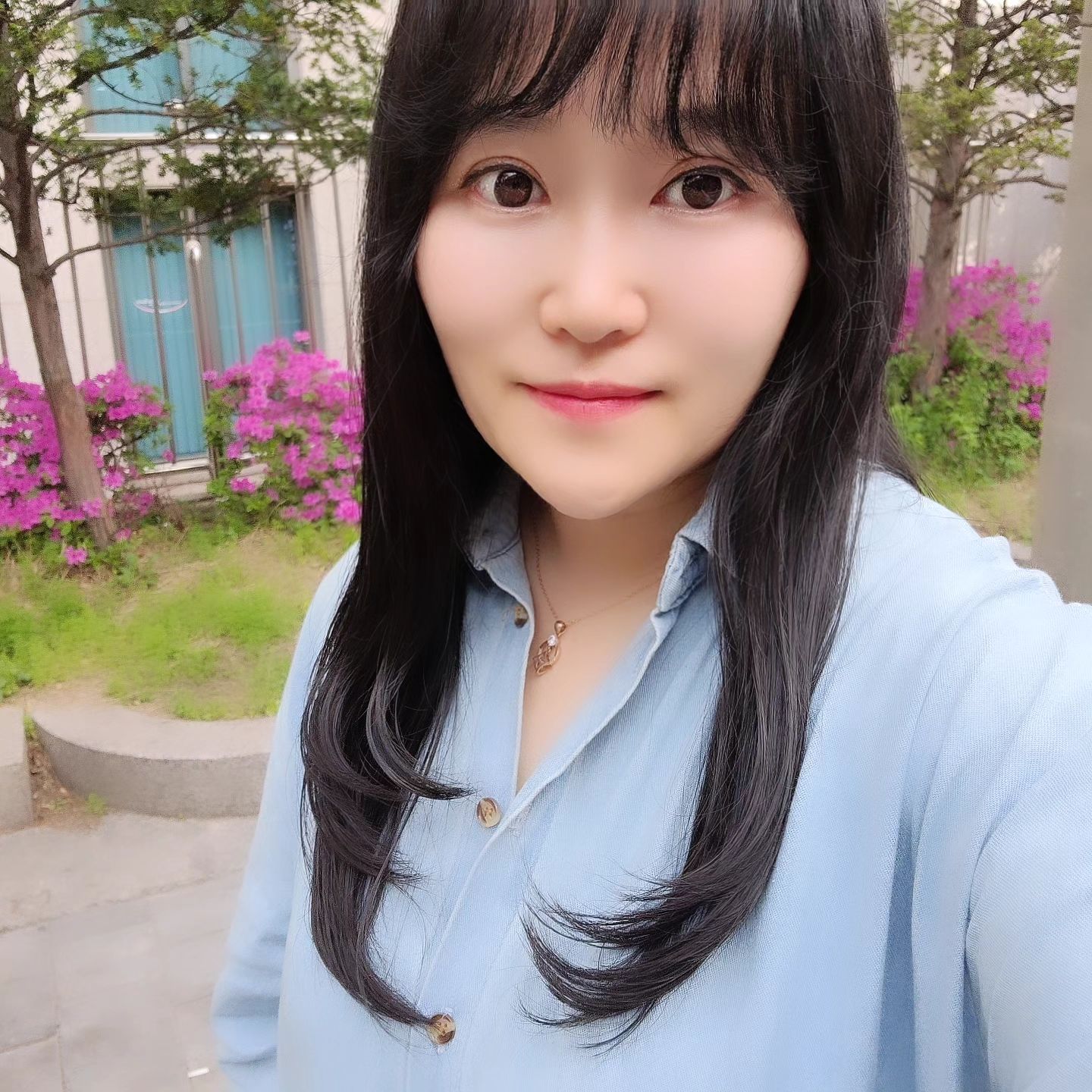 #협찬
새로 오픈해서 너무 깔끔하고💕
완전 친절한 다영실장님 넘 좋아요
부시시하고 강력한 악성곱슬을
쫙쫙 이쁘게 매직으로 펴주고😍
레이어드컷 이쁘게 뽑아서 여성스럽고
얼굴도 더 갸름해 보이고
씨컬도 완전 잘 나왔어요🥰
머릿결이 찰랑찰랑 손상도 거이없고
#의정부미용실 갈 예정이라면
#에이바헤어의정부금오점 강추강추
헤어 관리 꿀팁도 배우고 다영실장님 최고👍
염색하러 또 갈께요~💗
.
.
.
📍경기도 의정부시 청사로41 2층 에이바헤어의정부금오점 (의정부북부청사역)
#금오동미용실 #에이바헤어 #에이바헤어의정부금오점 #창동미용실 #의정부미용실추천 #동두천미용실 #민락동미용실 #녹양동미용실 #효자동미용실 #신곡동미용실 #호원동미용실 #의정부역미용실 #가능동미용실 #헤어스타일변신 #일상 #맞팔 #헤어스타일추천