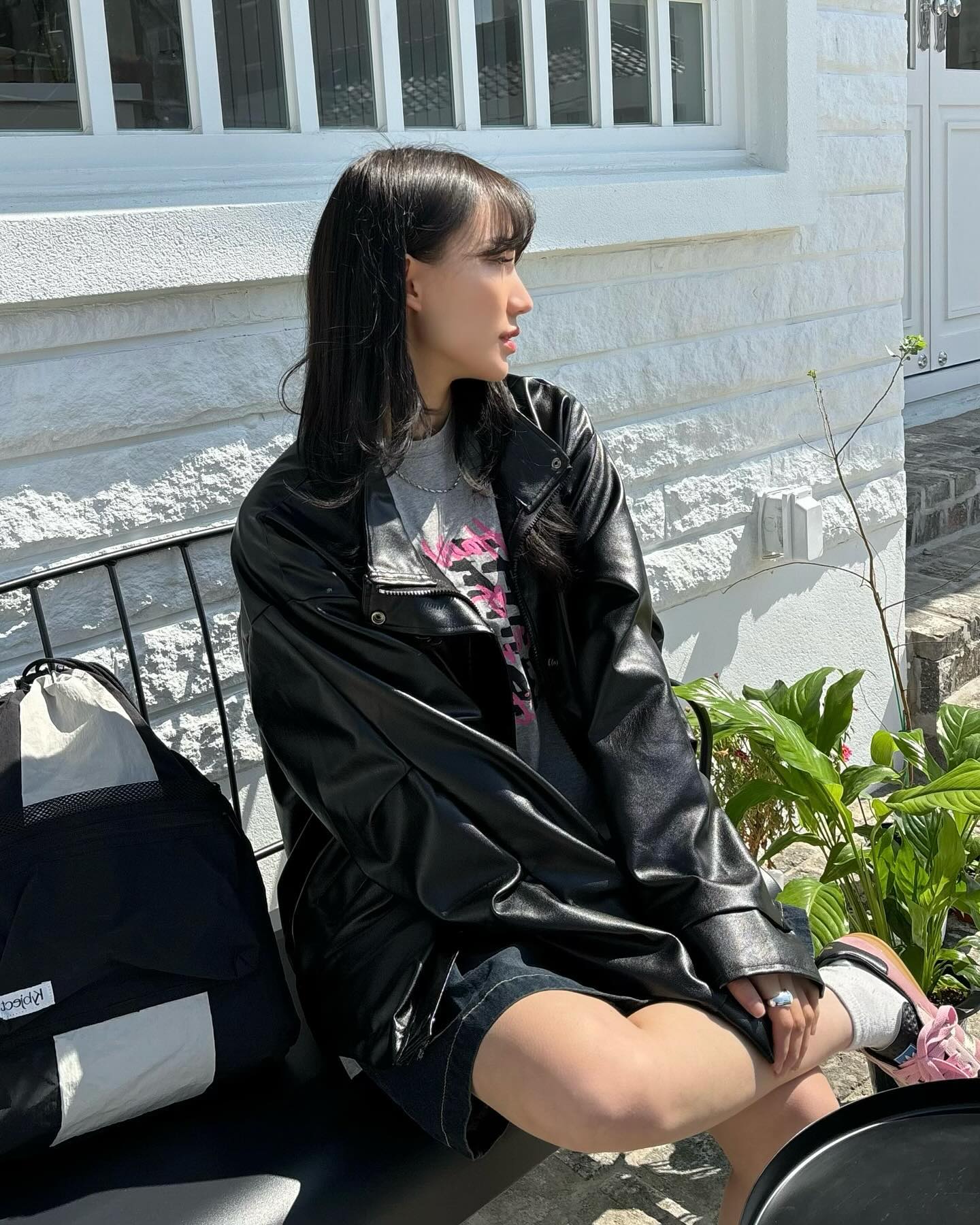듀에스 신상 코디입고 놀러가기 딱이네🖤

#듀에스 #봄신상 #봄코디 #여자데일리룩 #여자쇼핑몰 #코디추천
