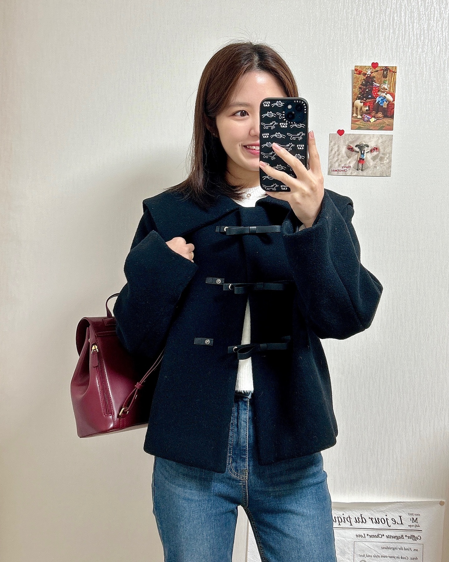 #백팩코디 #코트코디 
비가 와서 기온은 높네요 
오랜만에 코트 개시 🎀🖤

코트 bemusemansion_official 
상의 mixxo_korea 
바지 pasteltime_ 
가방 leveje_official 

#출근룩그램 #직장인코디 #청바지코디 #패션계정맞팔 #니트코디 #데이트코디