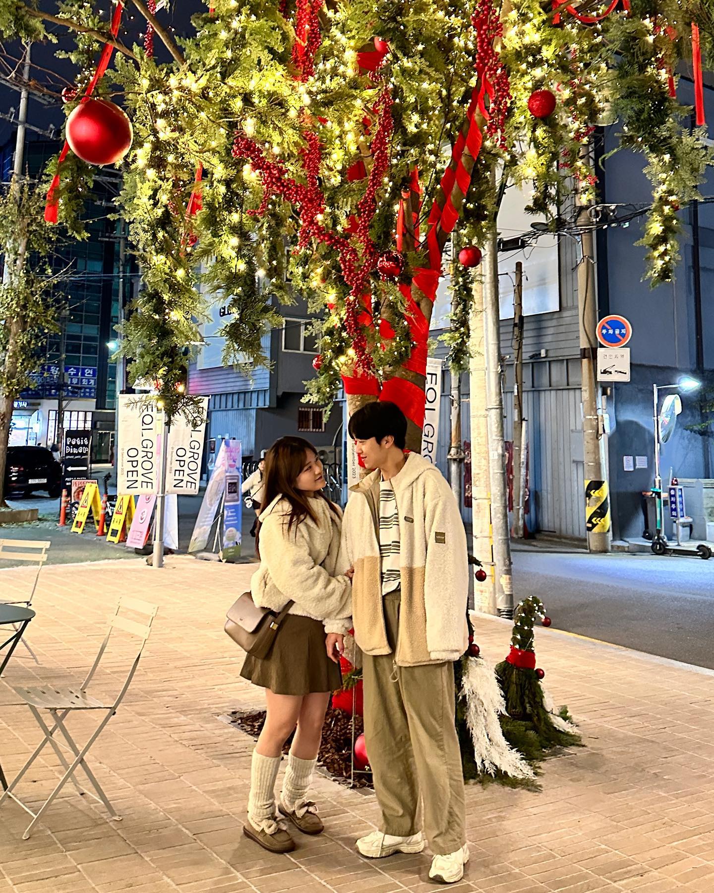 이날의 컨셉: 🎄의 🪵
#성수 #성수동