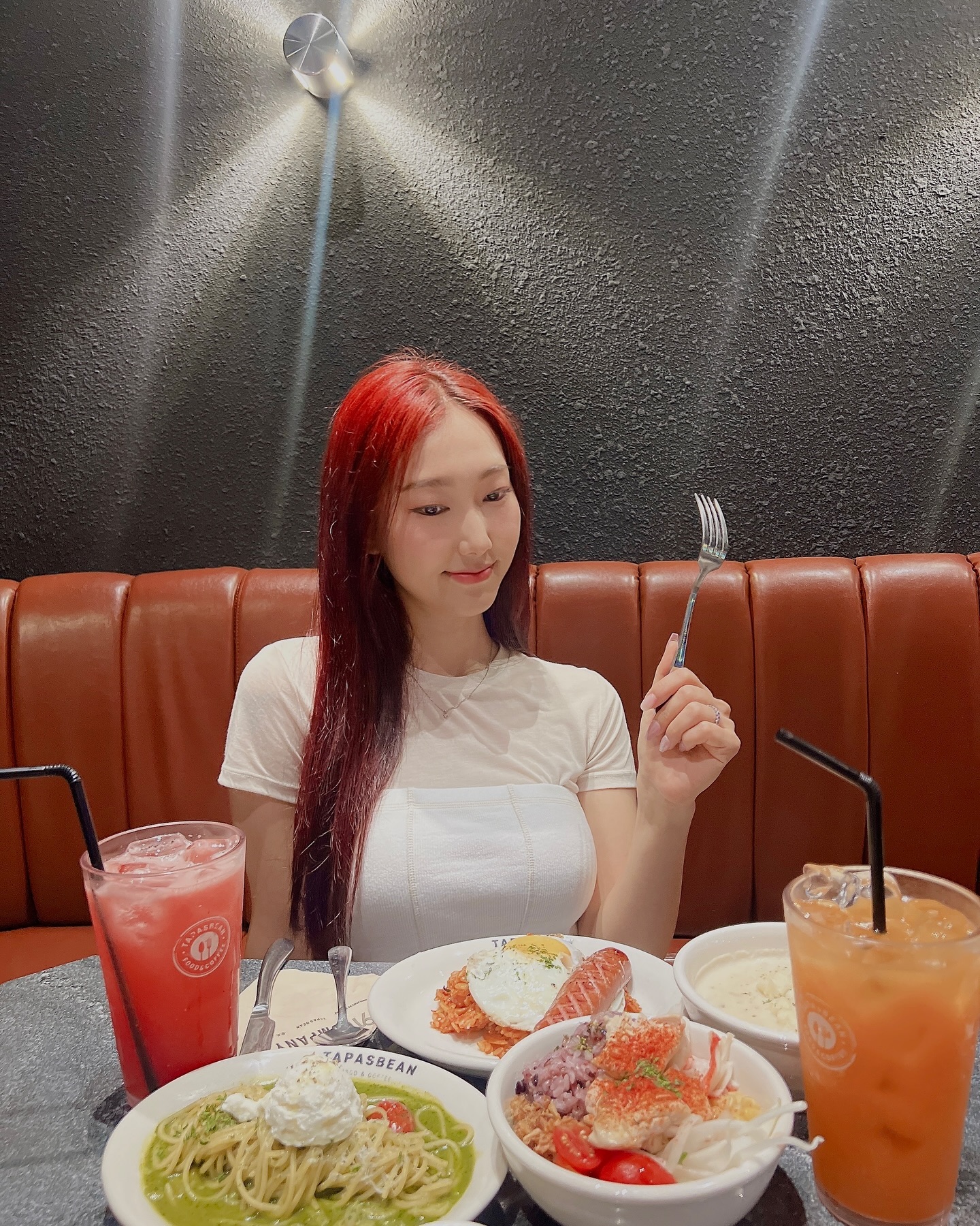 #협찬 tapasbean_official 
스페인🇪🇸 타파스 문화를 재해석한 타파스빈-송도롯데몰점⭐️
착한가격과 퀄리티높은 음식맛은 물론, 매장 분위기도 고급스럽고 좋아용~
*테이크아웃시 음료 최대 70%할인👍🏻 (클렌즈쥬스,수박쥬스 jmt😋)

#타파스빈 #송도타파스빈 #송도파스타 #송도파스타맛집 #송도맛집 #송도맛집추천 #송도카페