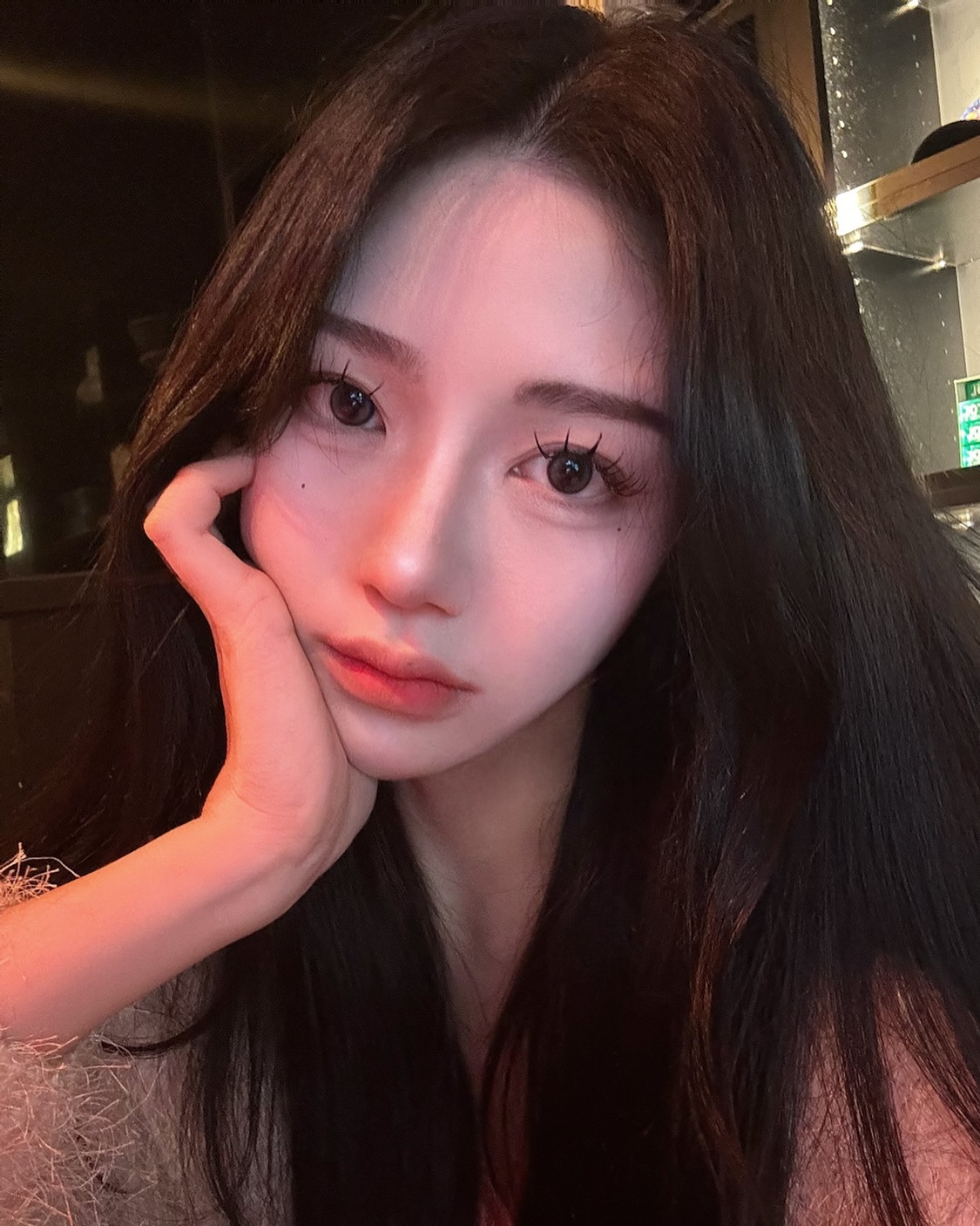 저는 흑발입니다.