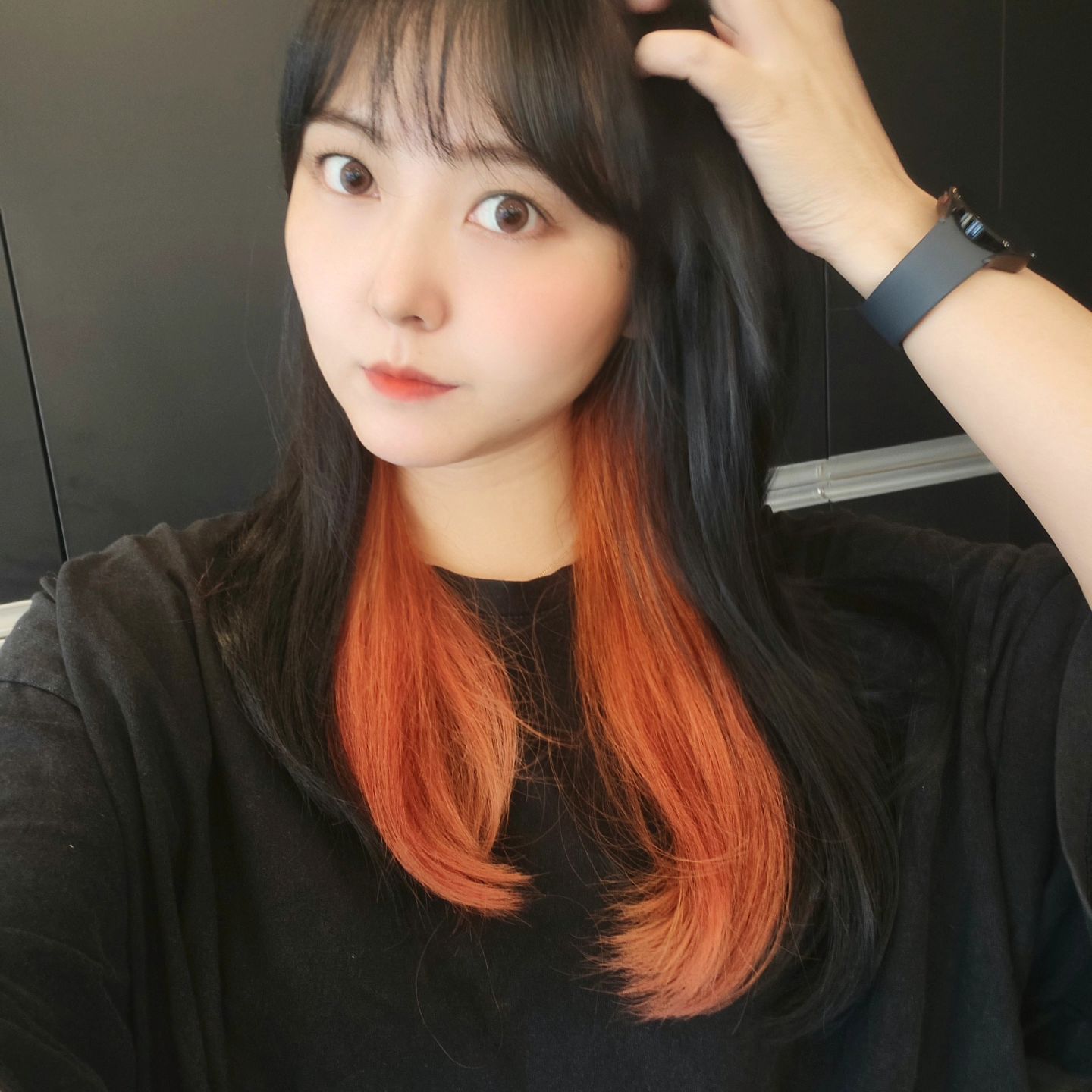 #협찬 에이티헤어
.
4월에 했던 오렌지가 다 사라져서 다혜원장님한테 예쁜 주황 받으로 가따옴😜
얼룩덜룩 난리난 머리카락을 너뮤 예쁘게 만들어주신 금손 다혜쌤....🧡
시간도 얼마 안걸리면서 두피도 안아프게 해주셔서 놀라버려짜나요
게다가?! 왜때문에 주황색 염색은 달콤한 냄새가 나는거죠?😏
암튼 금손 다혜쌤의 손길을 부적으로 승요까지 된 날이어요 하투하투
(주차 너모 잘되는거 알았으면 차 가져갈껄.....🥲)
.
진짜로 염색하고 직관 4연승 했었는데 왜때문에 지금 5연패인지?
또 금손쌤 손길 받아야하나요?
아....!!!!!!!!!!
이건 좀 사적인건데..............
아이티헤어랑 KBO스토어 가까워요...?ㅋㅋㅋㅋㅋㅋㅋㅋㅋㅋㅋㅋㅋㅋㅋㅋㅋㅋㅋㅋㅋㅋㅋㅋㅋ
야빠들 어서 염색하러 갔다가 스토어 갑시다?ㅋㅋㅋㅋㅋ
.
#에이티헤어 #신사역미용실 #논현역미용실 #잠원동미용실 #신사미용실 #에이티헤어다혜 #다혜원장 #리뷰노트 #beauty #selfie #탈색모염색 #시크릿투톤 #다혜원장님 #금손원장님 #주황주황해 #한화이글스 #잘좀하자 #속이이글거려 #이글스인가 #샤따내린빠따 #폐업한불펜 #속타는우리 #그래도 #사랑한다이글스 #🧡