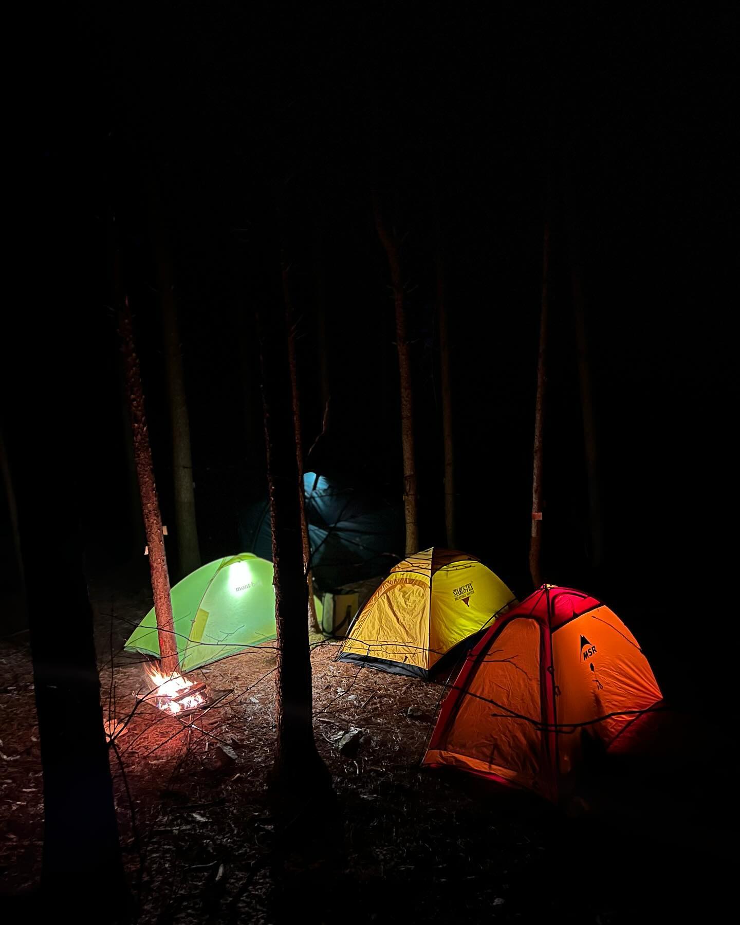 #⛺️

백패킹 먹으러 가나? 🐷

백패킹에 난로까지 챙겨오고 
감자까지 꾸버준 라이훈에게 감사를🙏🏾
그냥 오캠가자 이제 ┌( ಠ‿ಠ)┘

,
,
,
,
,
,
,
,
,
,
#🏕