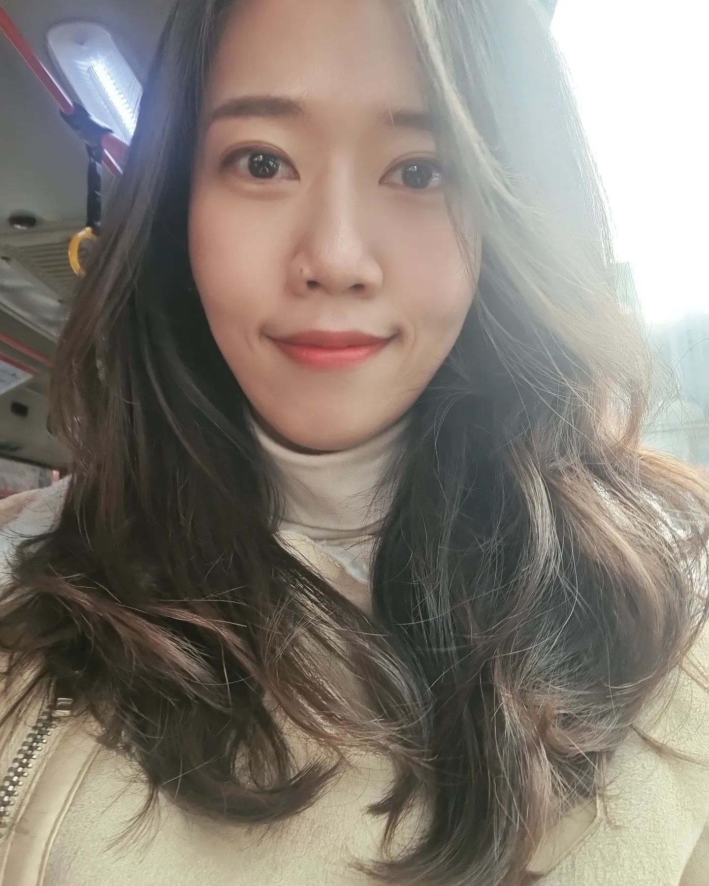 오랜만에 들른 15년 단골 묭실🩷
원장님의 손길은 늘 만족😍
멀어도 가는 이유가 있즤👋

#손이고 #손님이건고데기에요